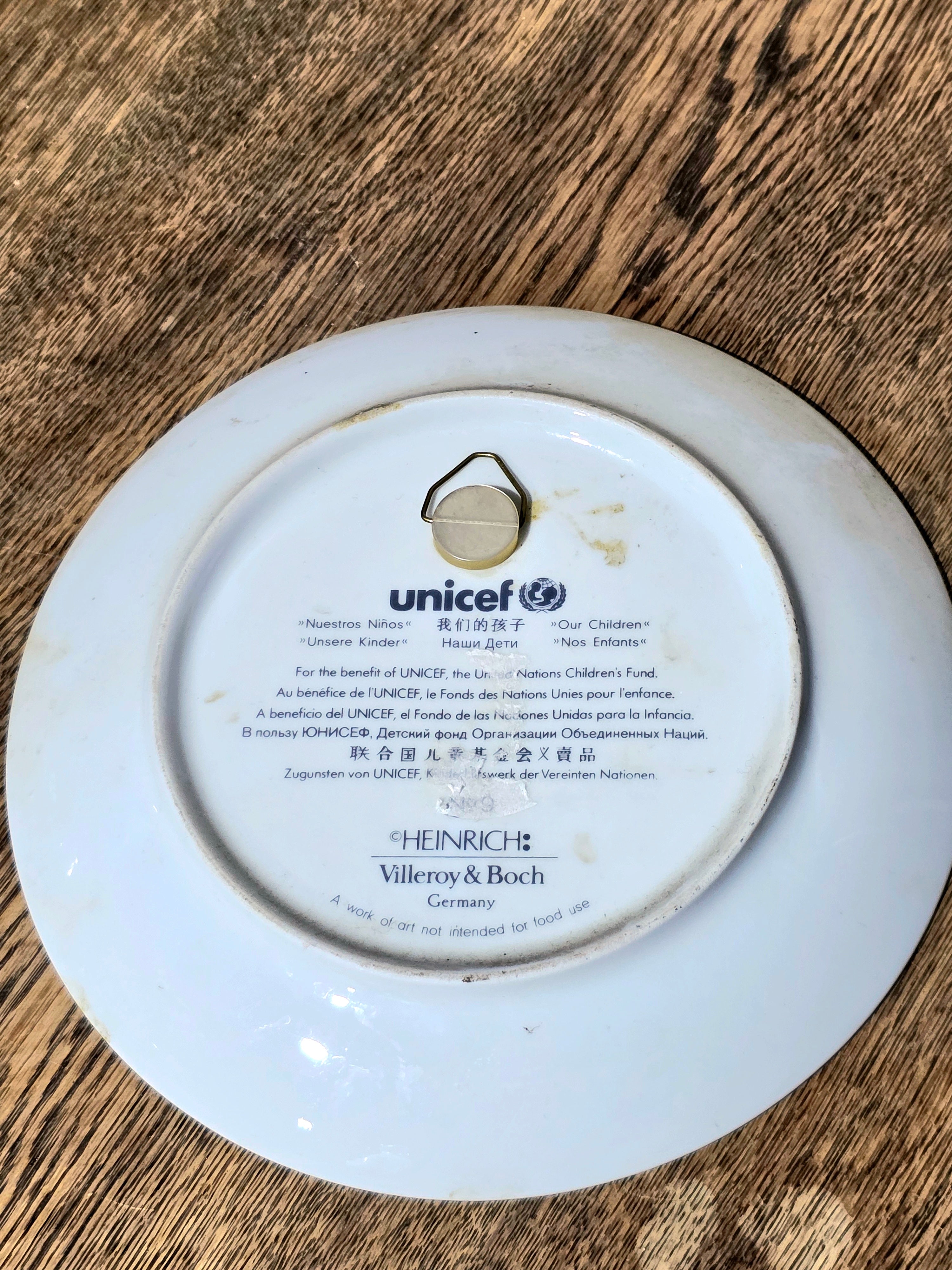 Villeroy & Boch Unicef wall plate "Our Children" No 9