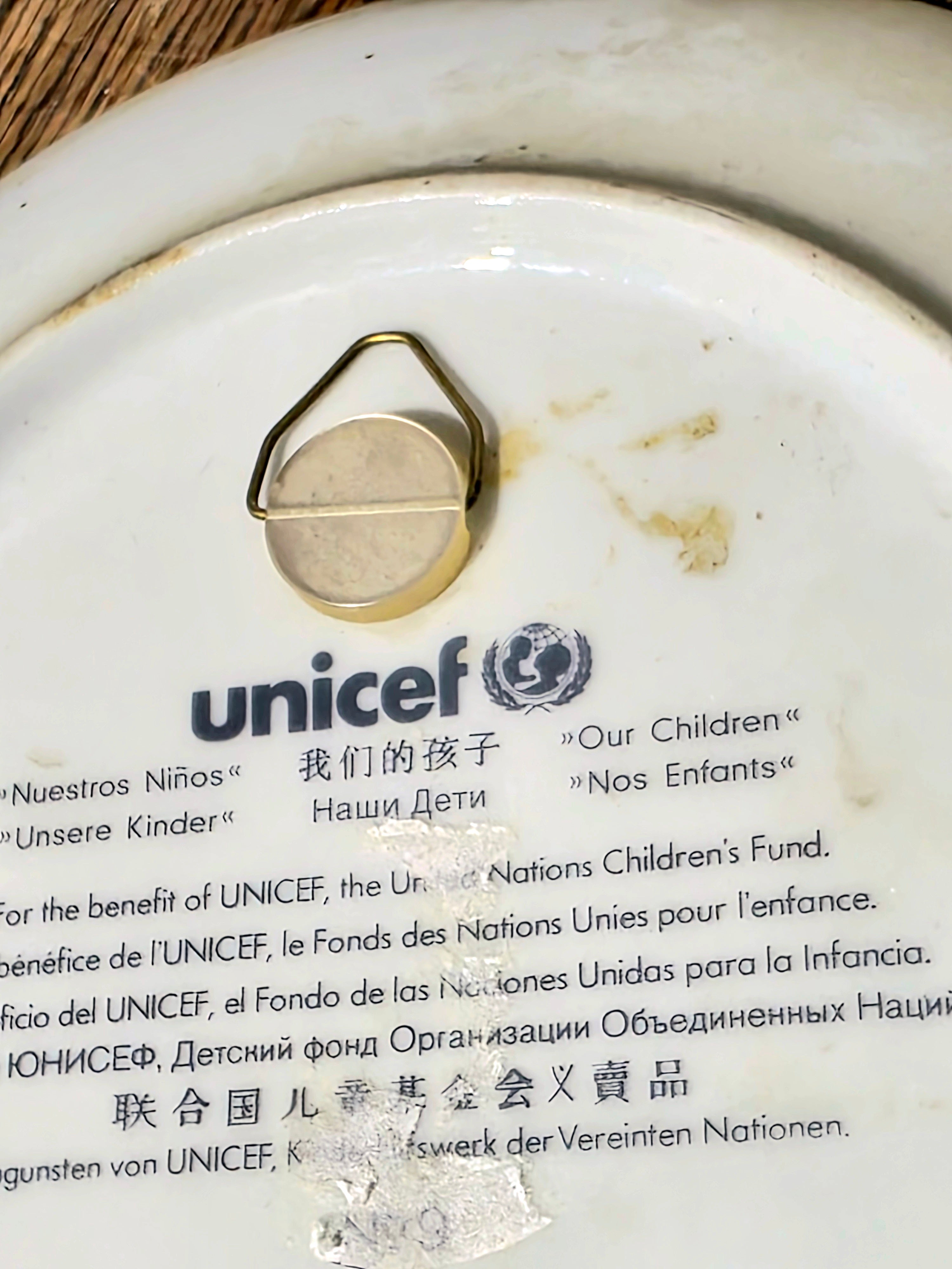 Villeroy & Boch Unicef wall plate "Our Children" No 9