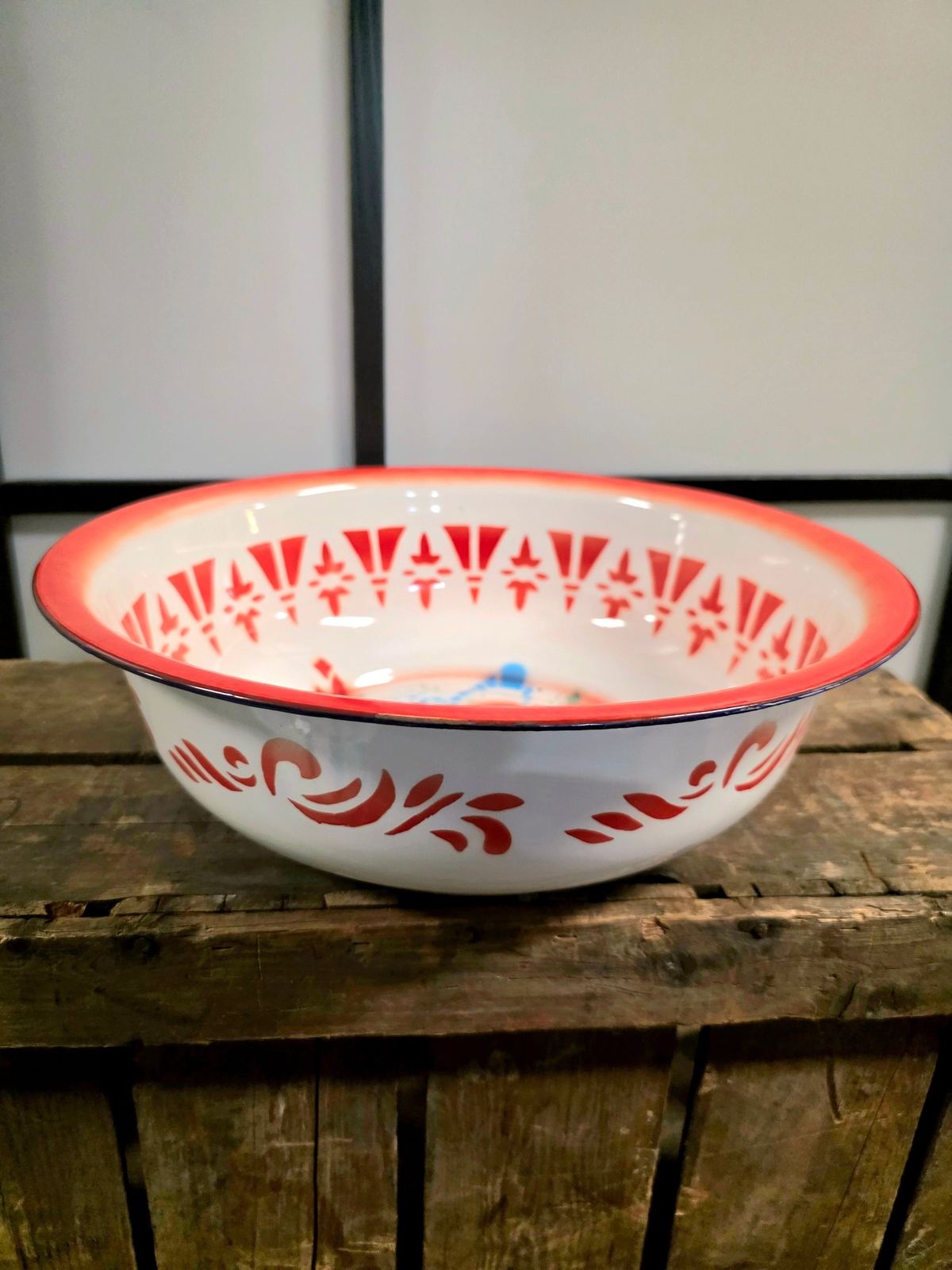 Vintage Big Enamel Wash Basin / Bowl