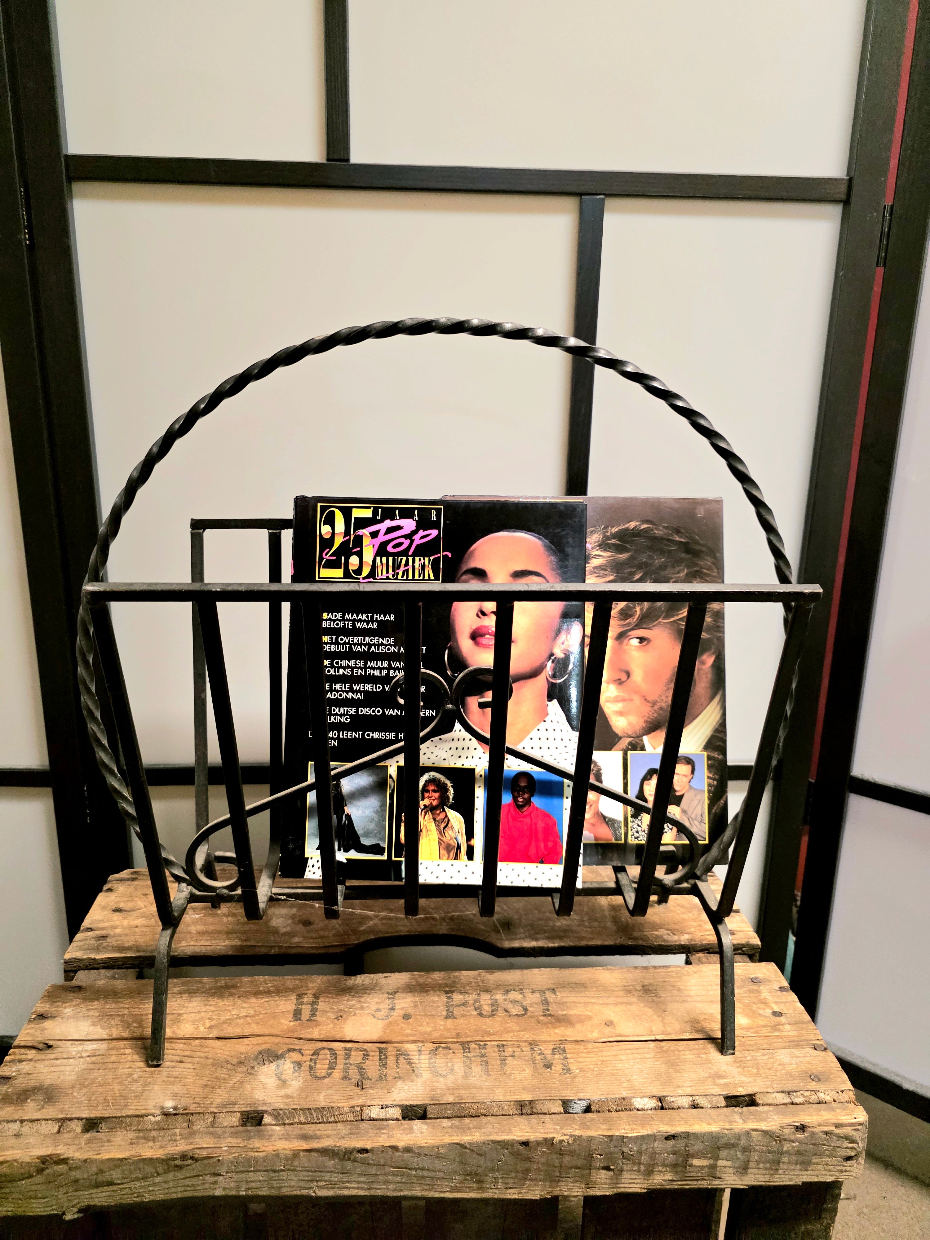 Magazine rack