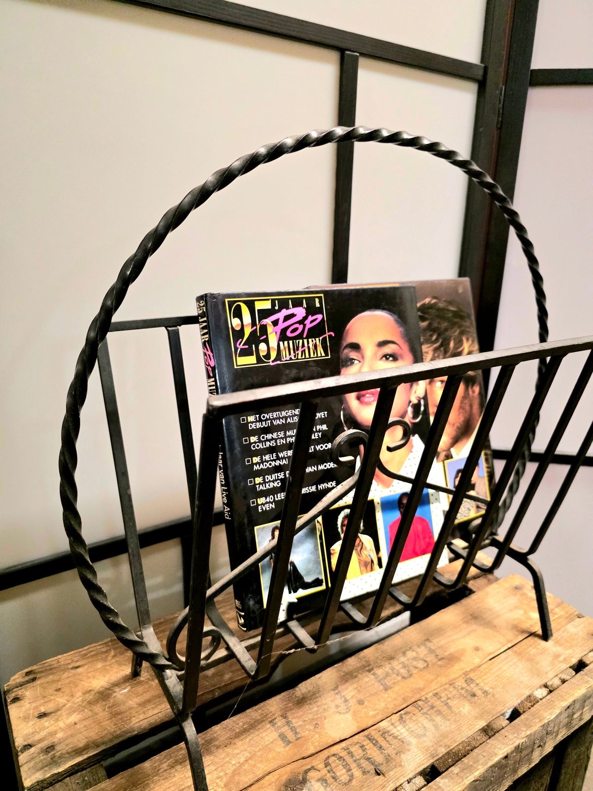 Magazine rack