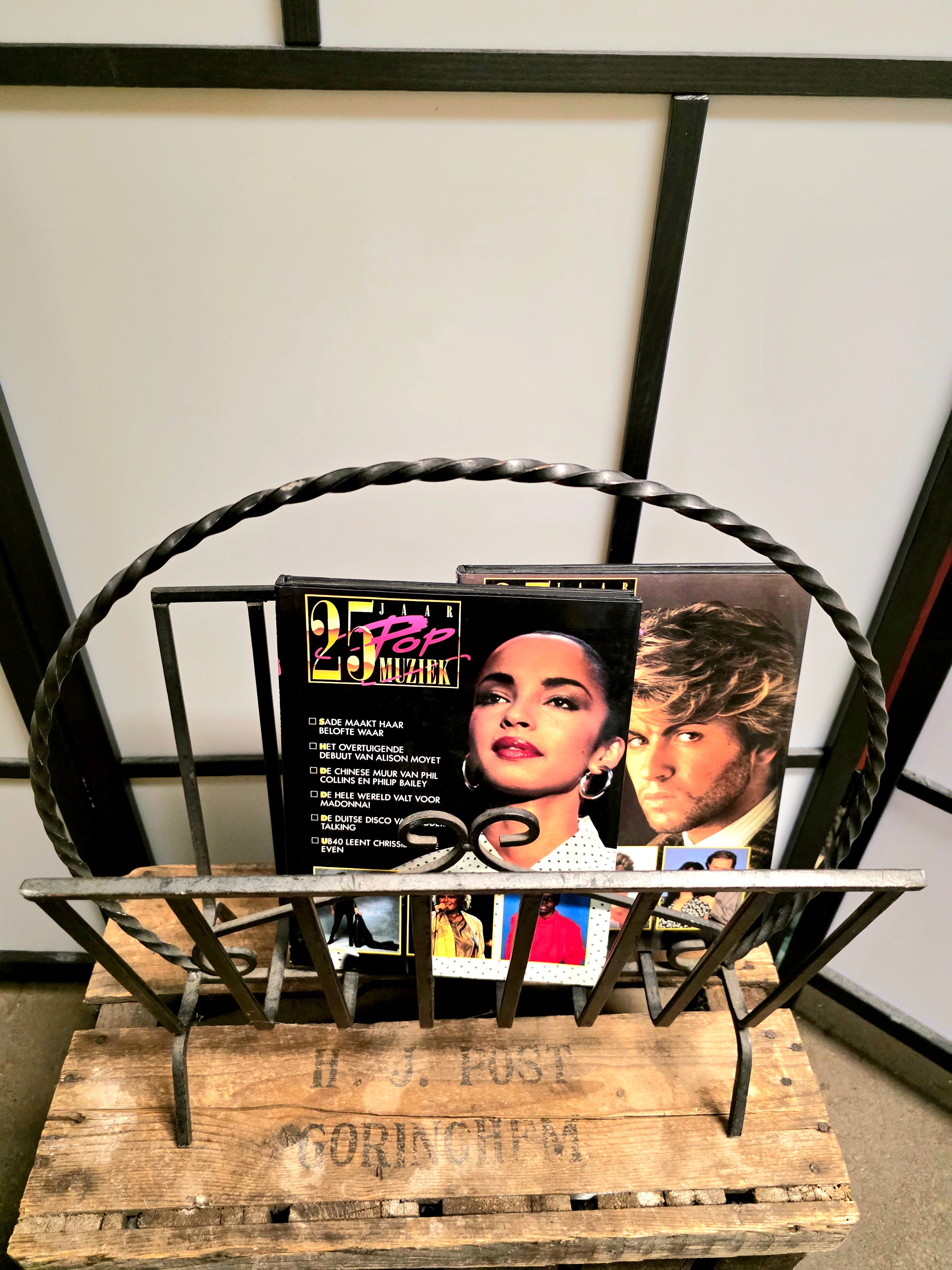 Magazine rack