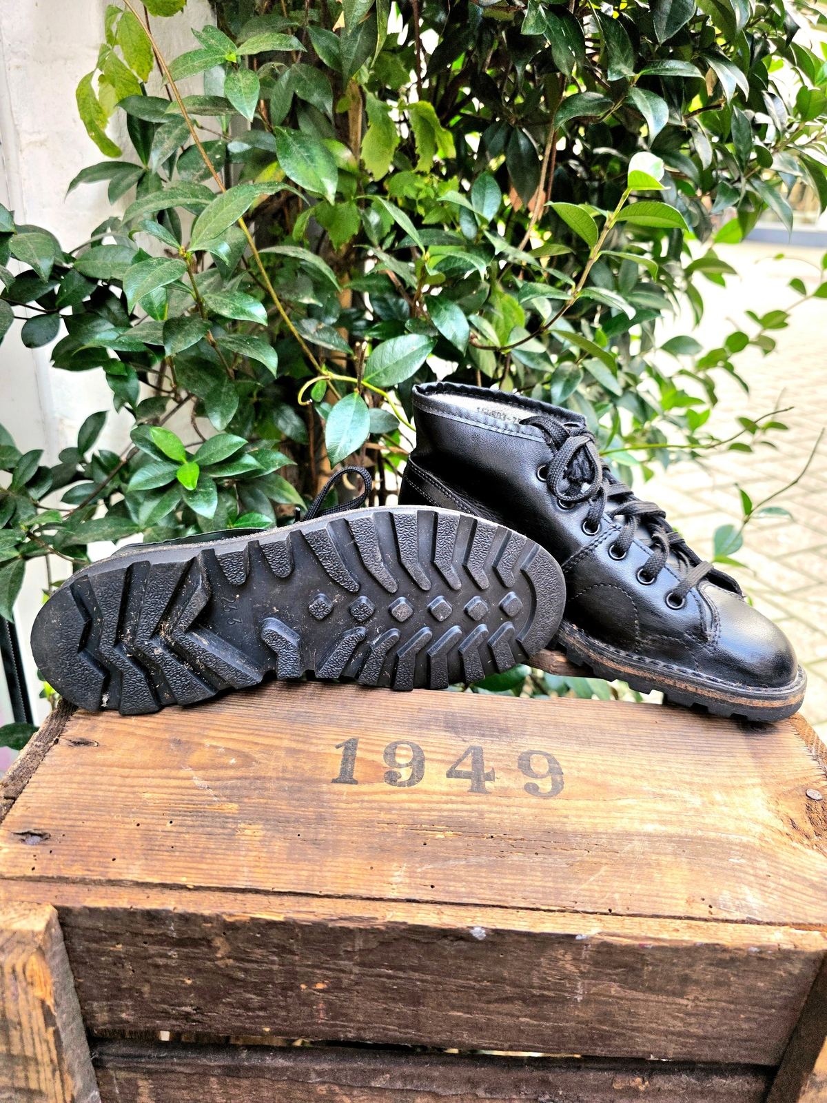 Vintage 60s / 70s MOD Culture Monkey Grafters Ankle Boots