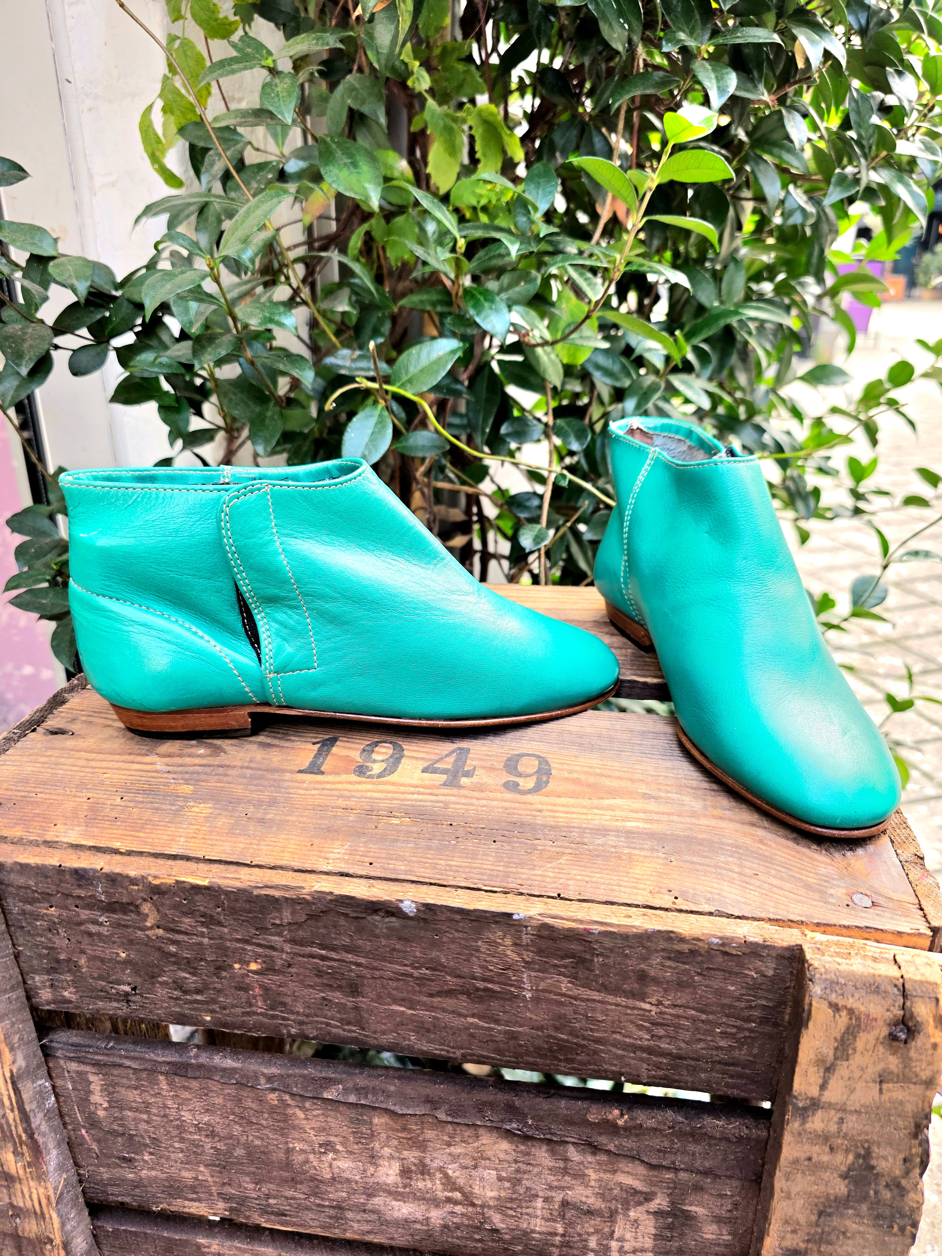 YV6936: Brand New 80s Deadstock Creazioni Massimiliano Ankle Boots