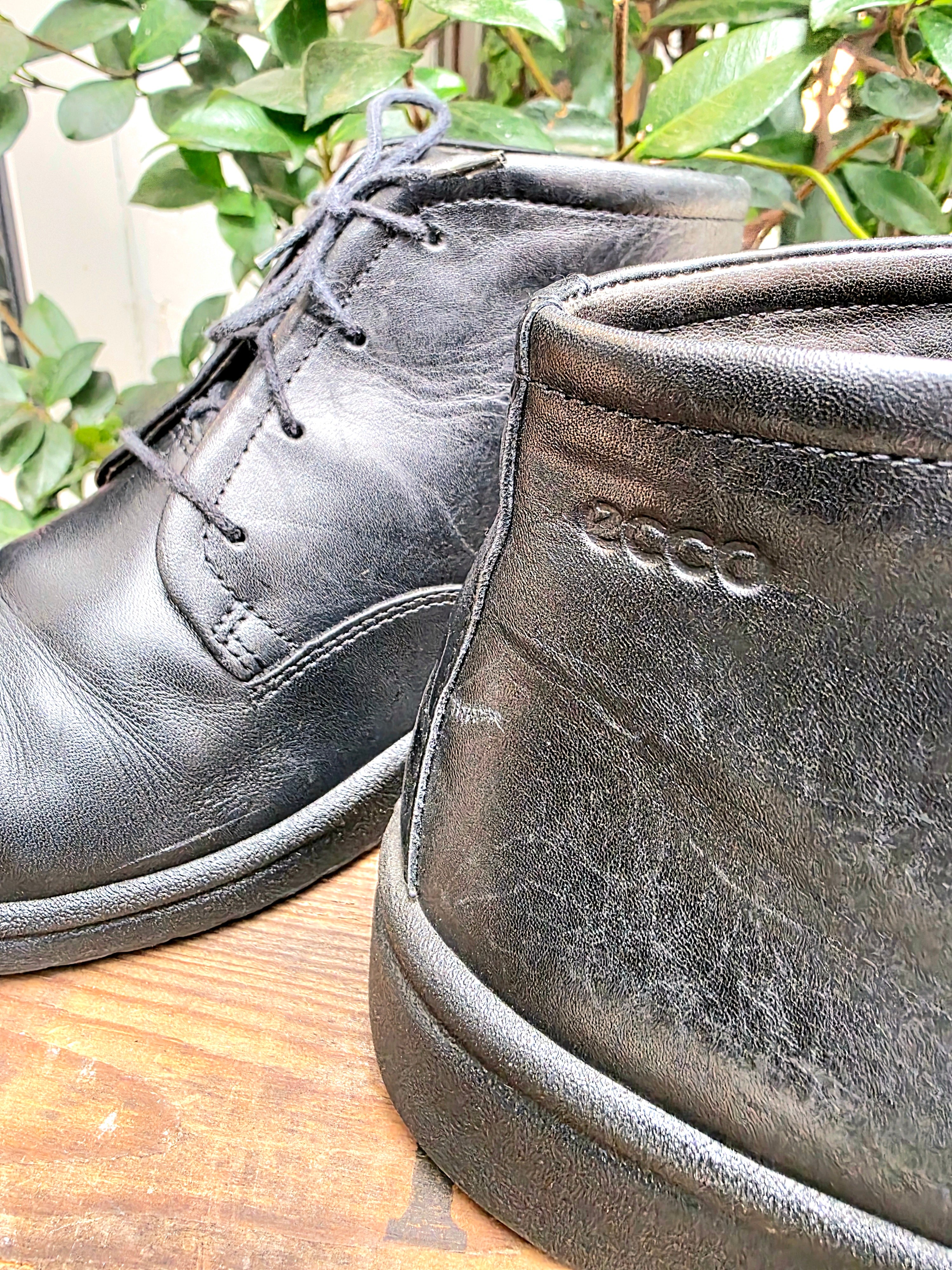 YatvaVintage: YV6949: Vintage 90s Ecco Leather Ankle boots