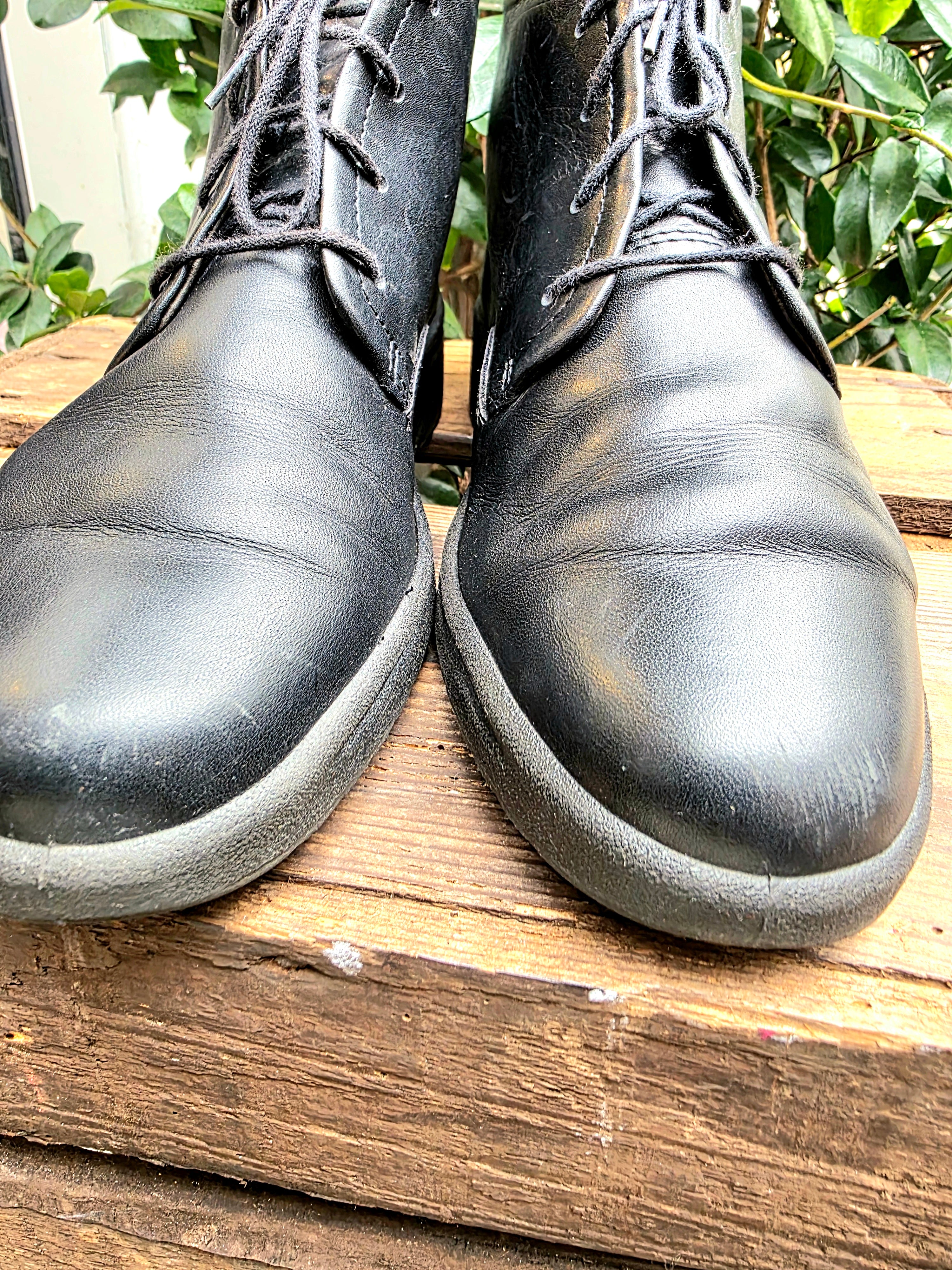 YatvaVintage: YV6949: Vintage 90s Ecco Leather Ankle boots