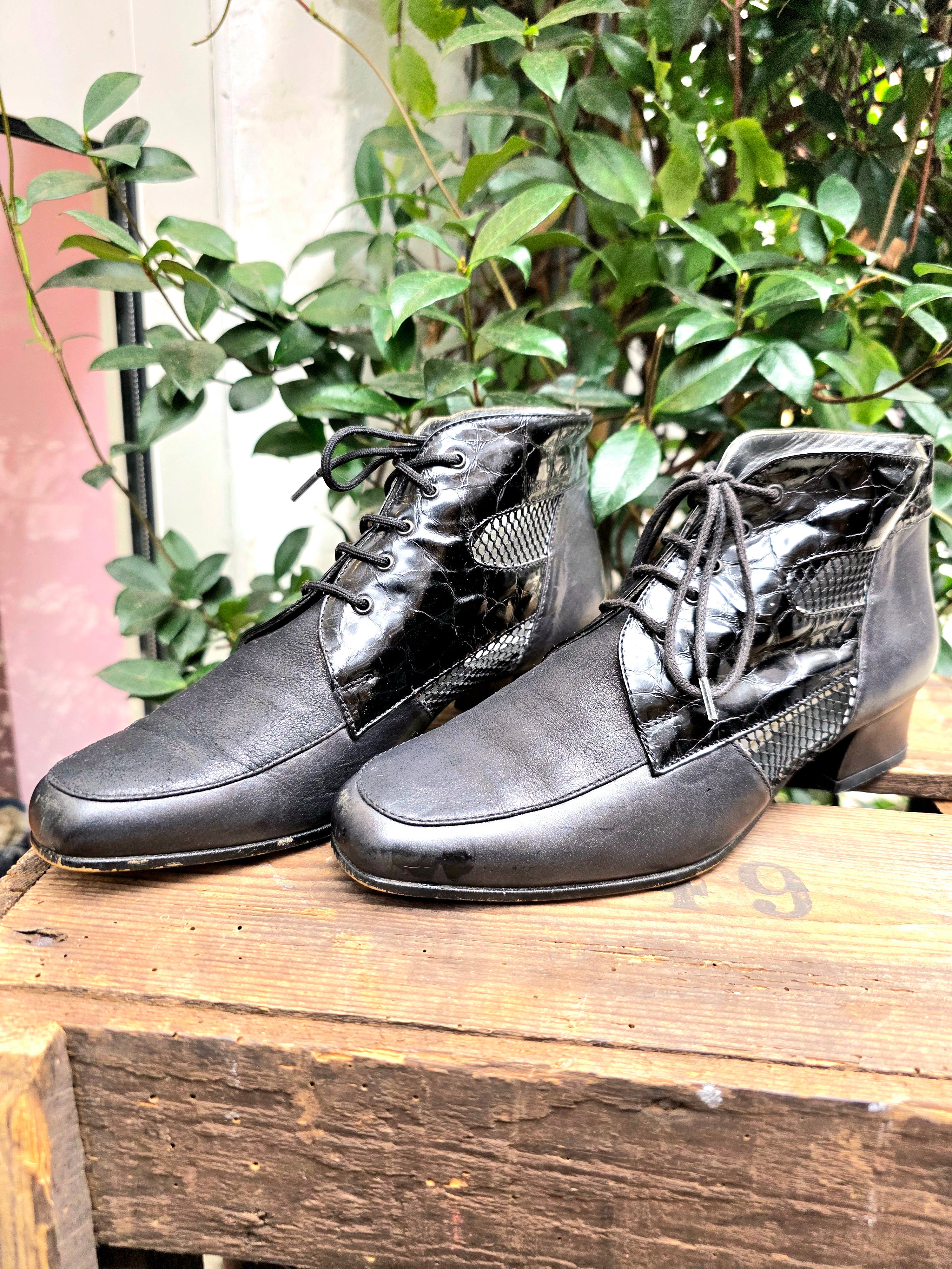 YV6941: Vintage 80s / 90s Roberto D' Angelo Ankle Boots