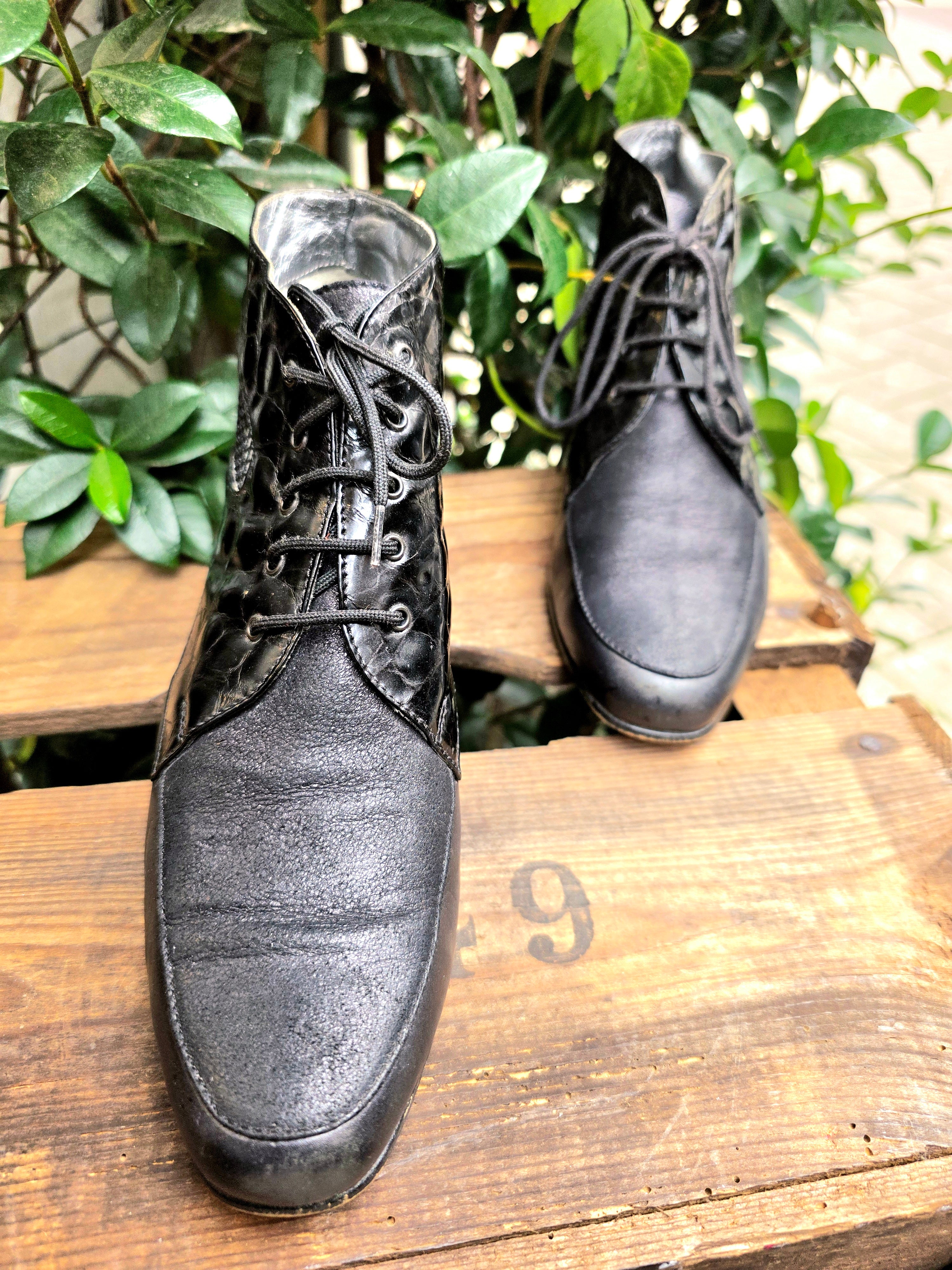 YV6941: Vintage 80s / 90s Roberto D' Angelo Ankle Boots