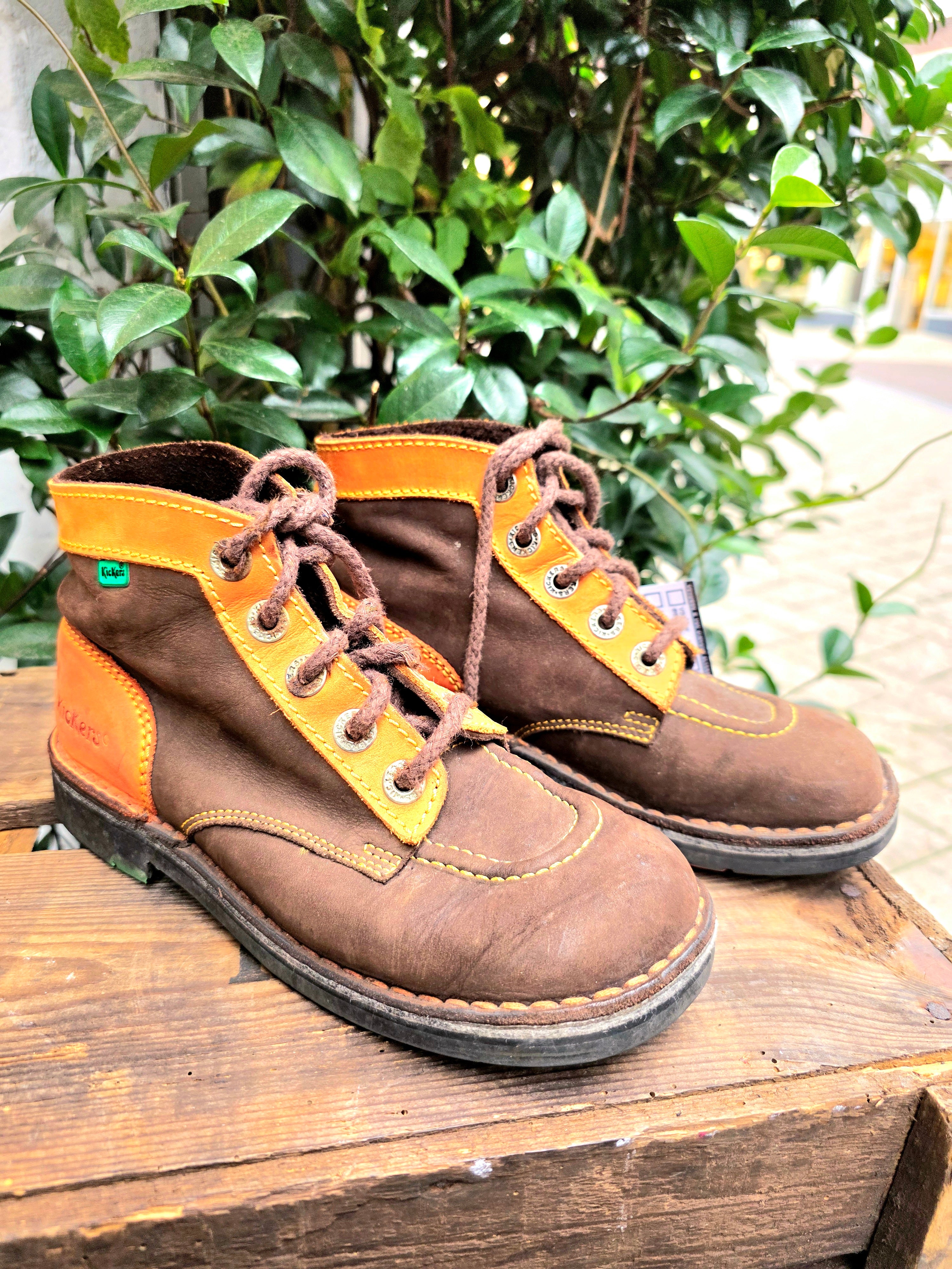 YV6942: Vintage 80s / 90s Kickers Ankle Boots