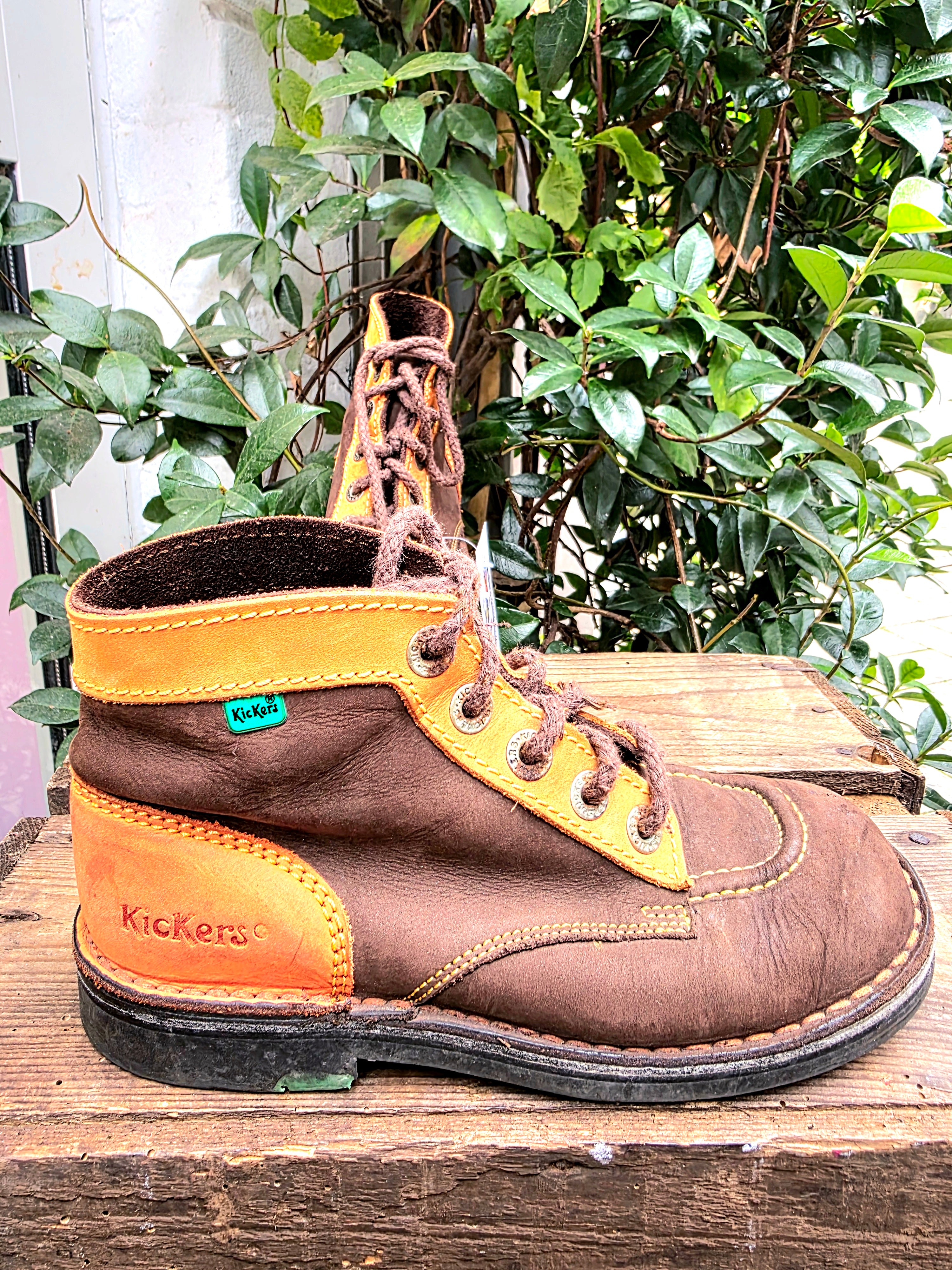 YV6942: Vintage 80s / 90s Kickers Ankle Boots