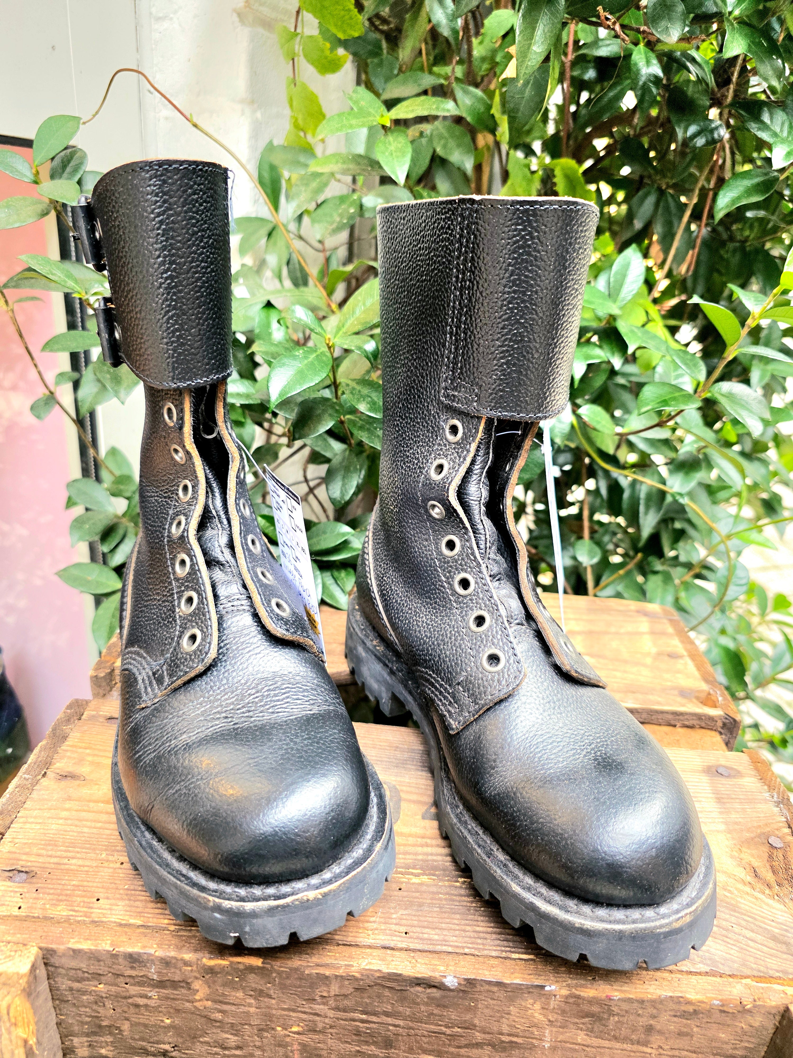YV6943: Vintage 70s / 80s Rugak Military Rangers Marbot Neuvic Boots