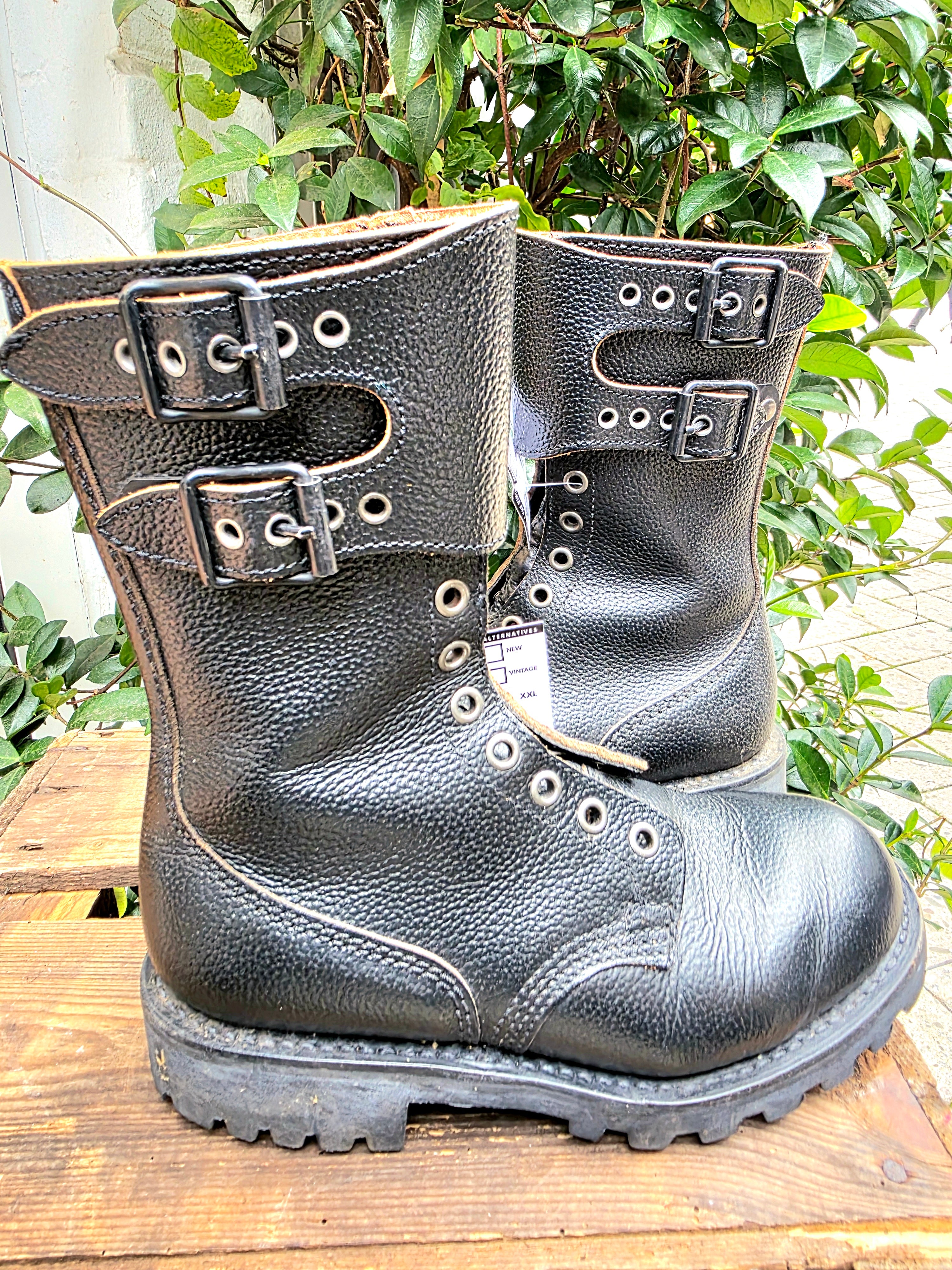 YV6943: Vintage 70s / 80s Rugak Military Rangers Marbot Neuvic Boots