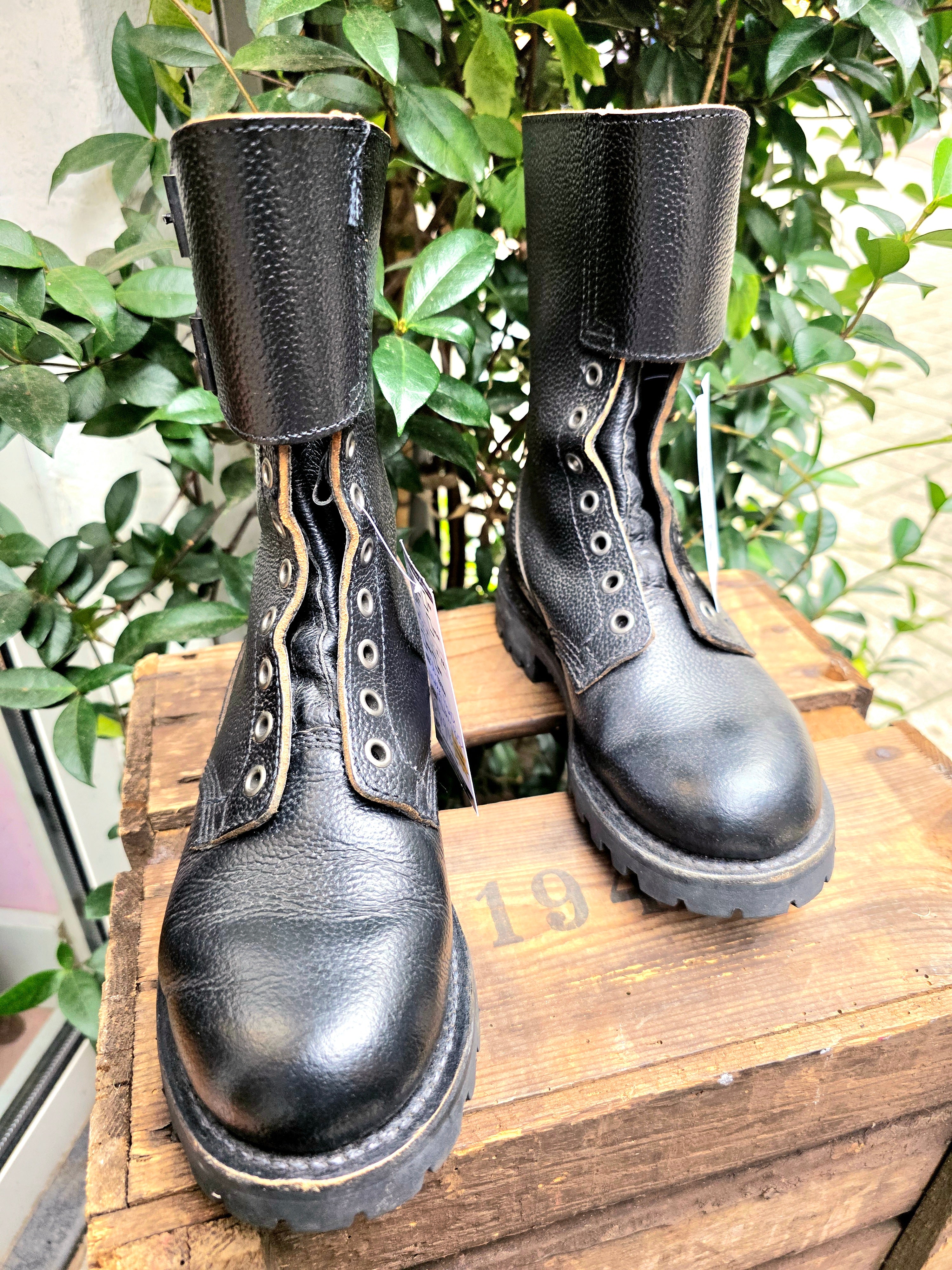 YV6943: Vintage 70s / 80s Rugak Military Rangers Marbot Neuvic Boots