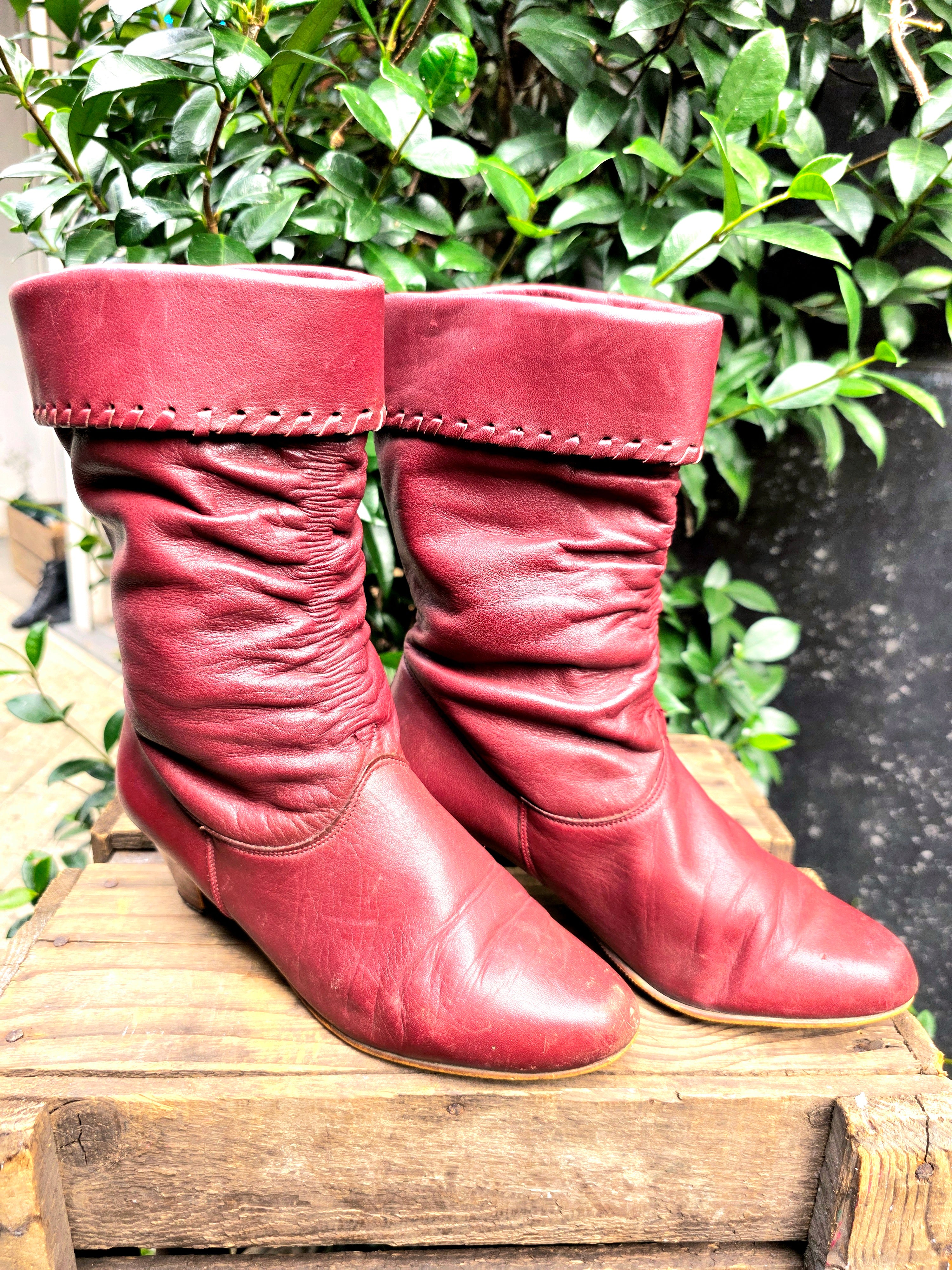 Vintage 80's Leather Pull Boots
