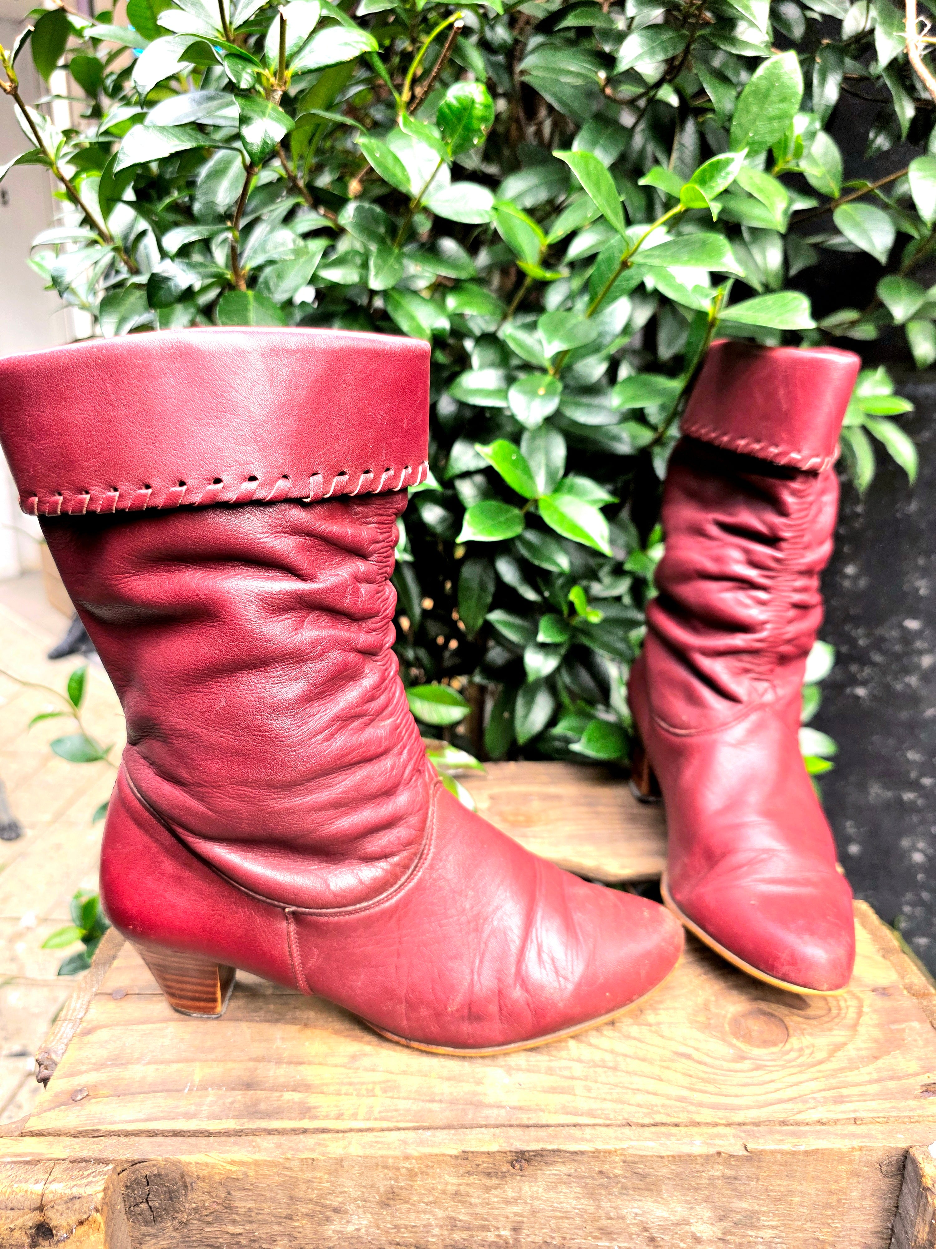 Vintage 80's Leather Pull Boots