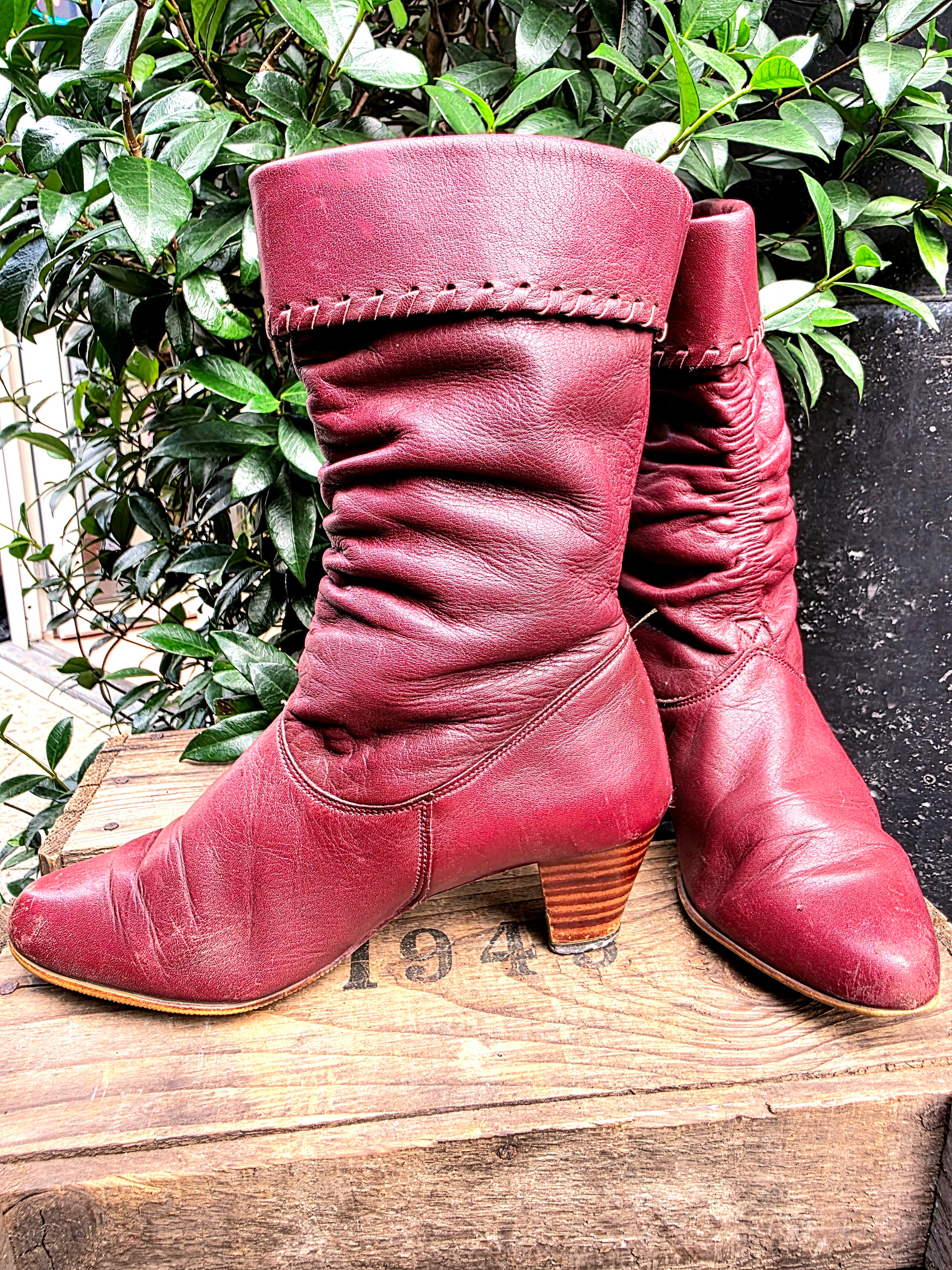 Vintage 80's Leather Pull Boots