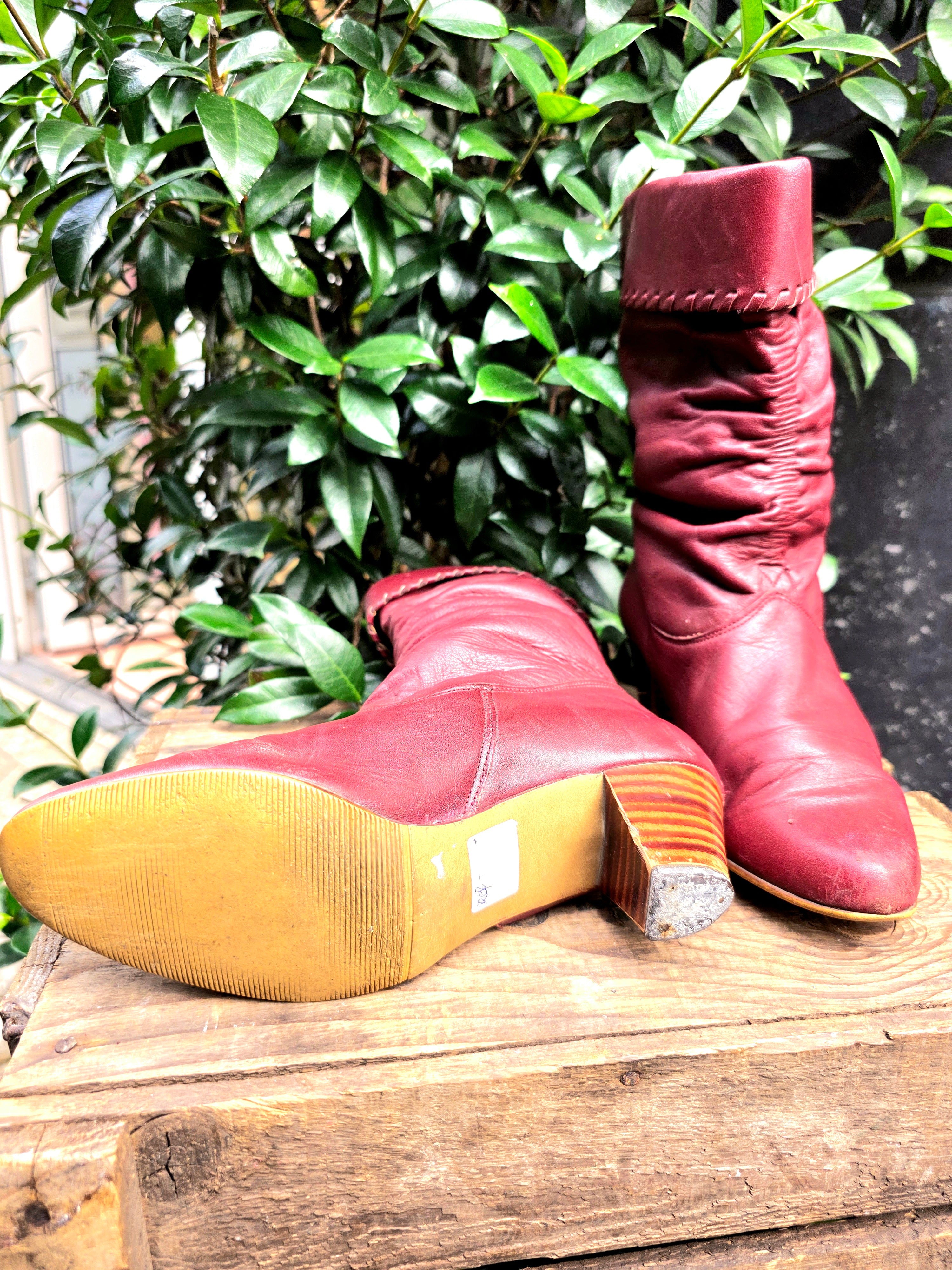 Vintage 80's Leather Pull Boots