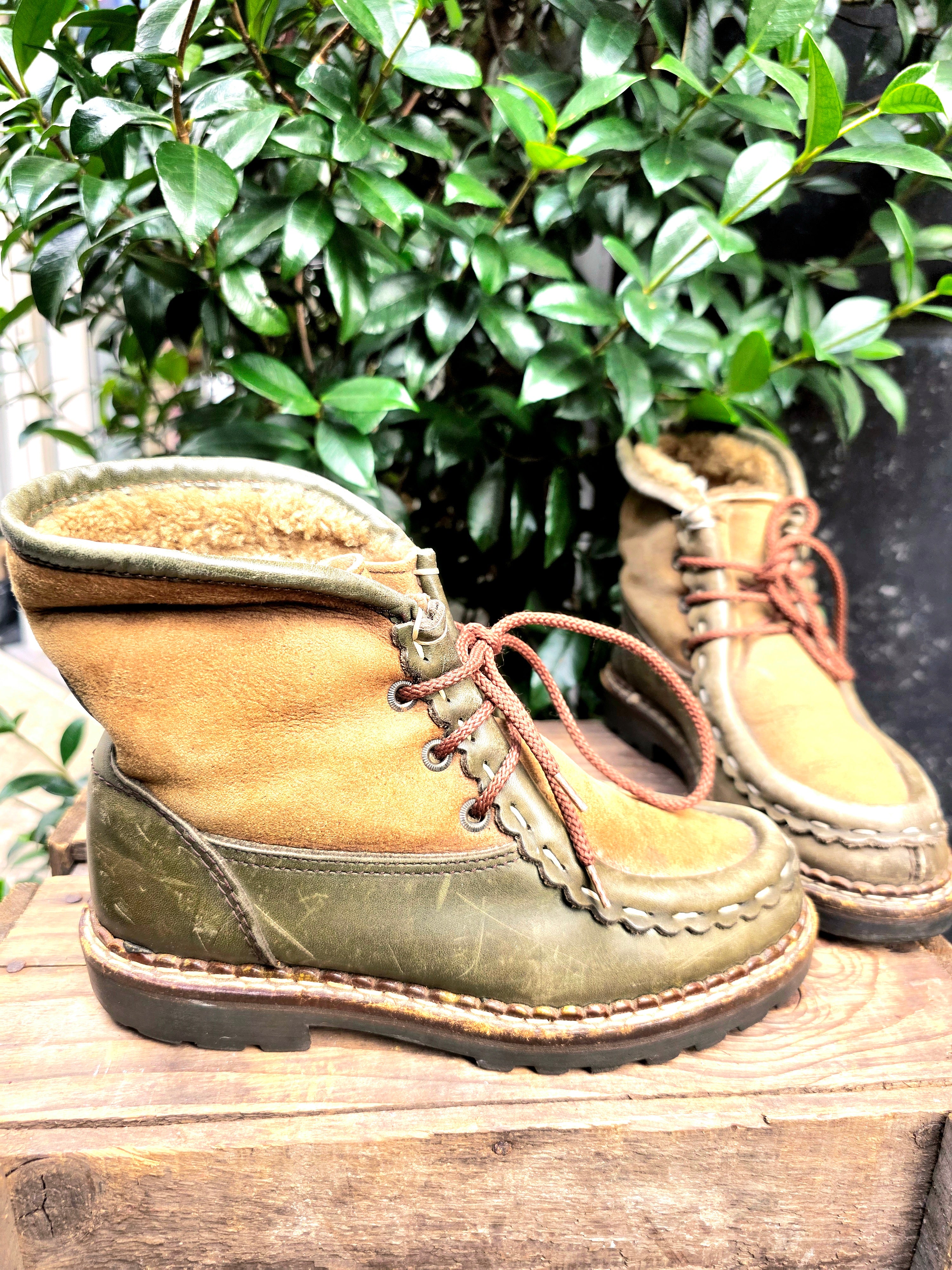 Vintage 70's / 80's Detroit Shearling Ankle Boots