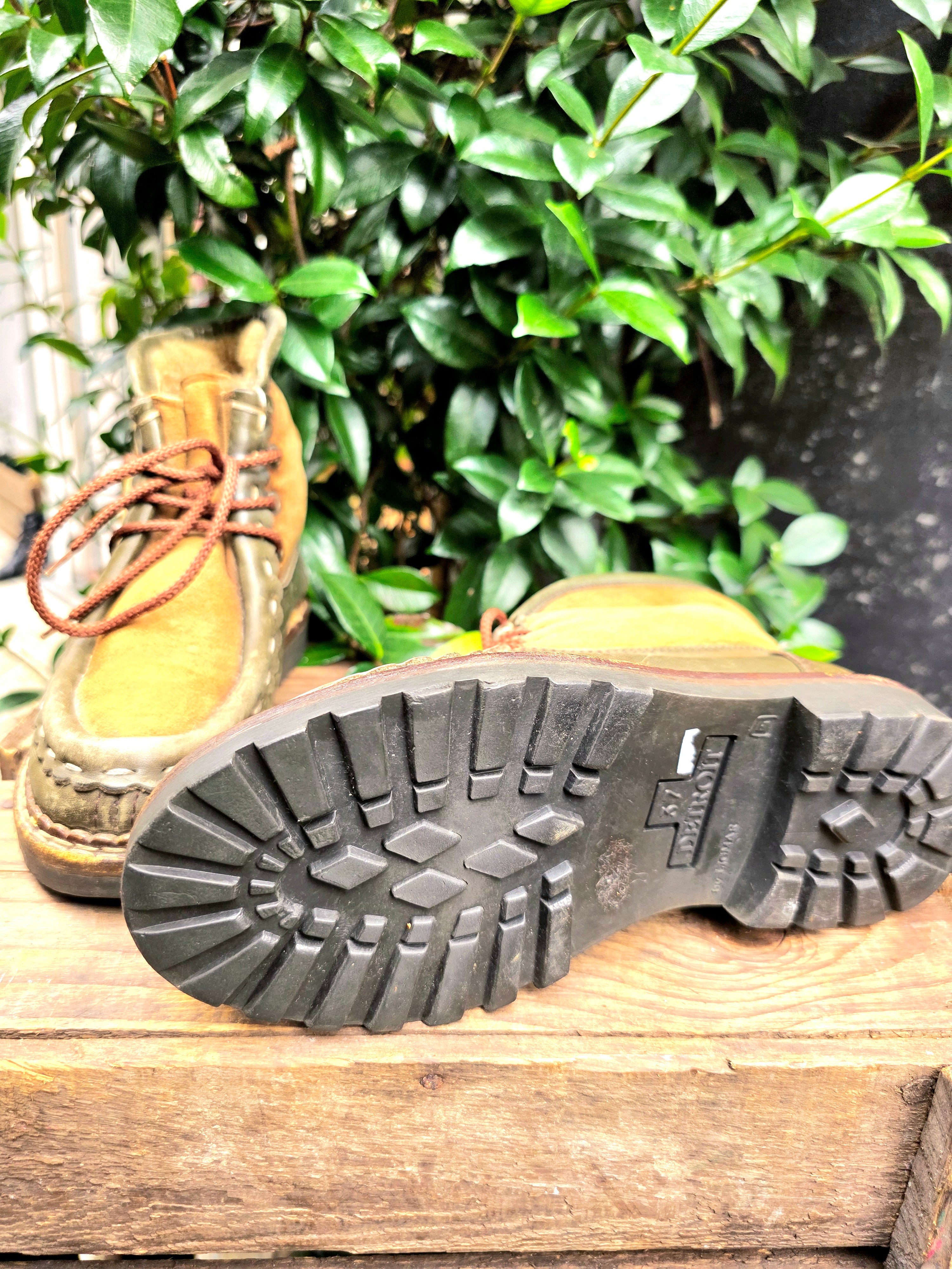 Vintage 70's / 80's Detroit Shearling Ankle Boots