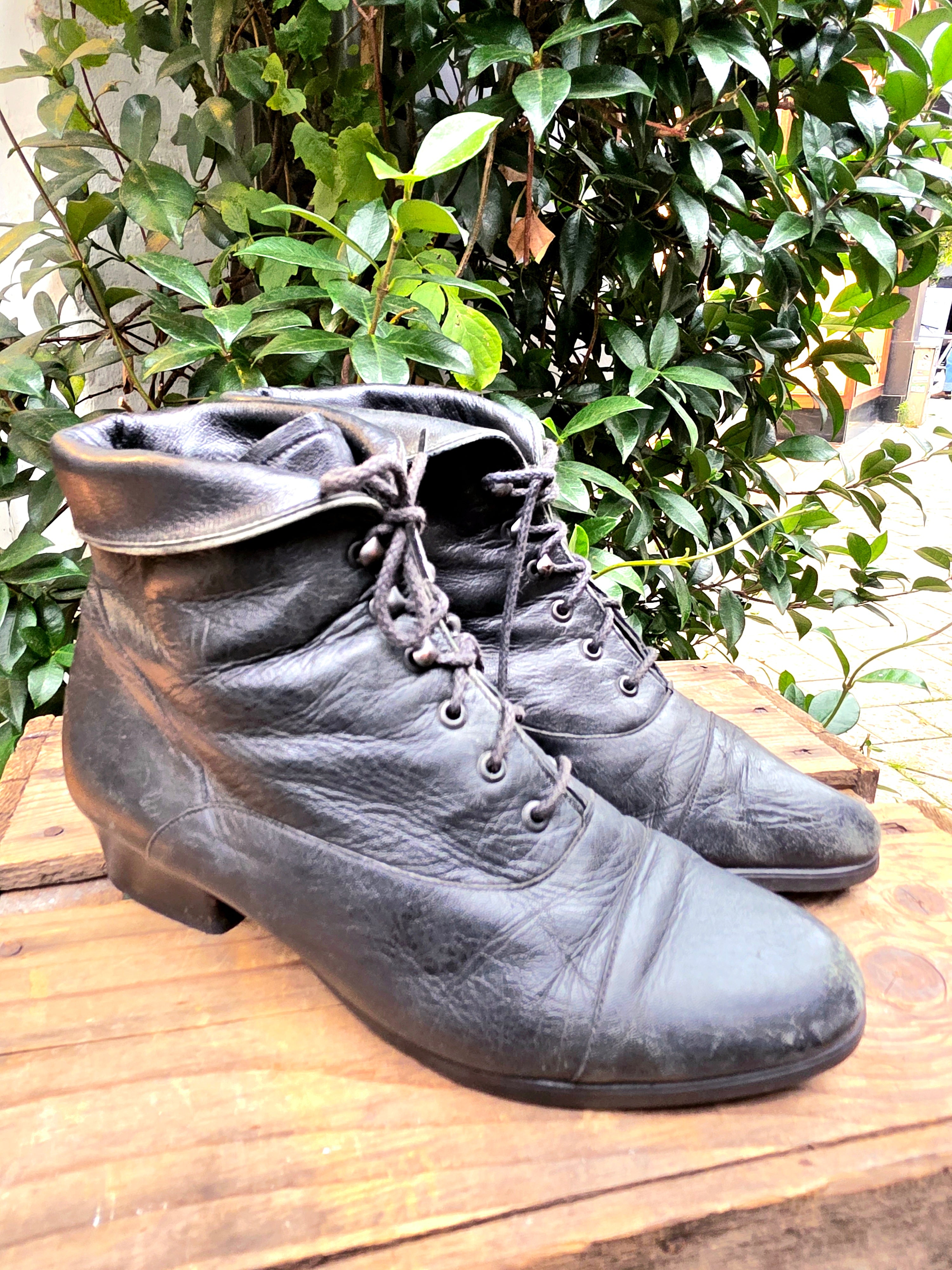 Vintage 80's Leather Ankle Boots
