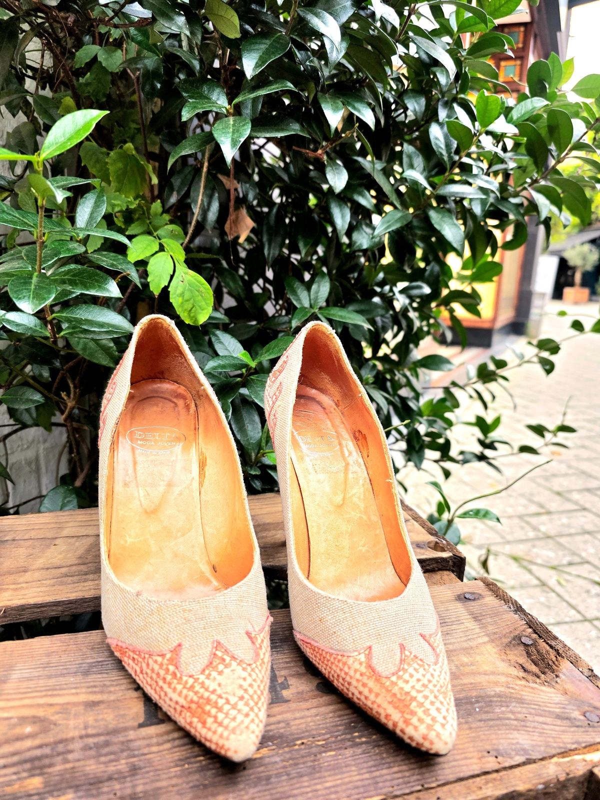 Vintage 80's Delta Moda Joven Heel Shoes