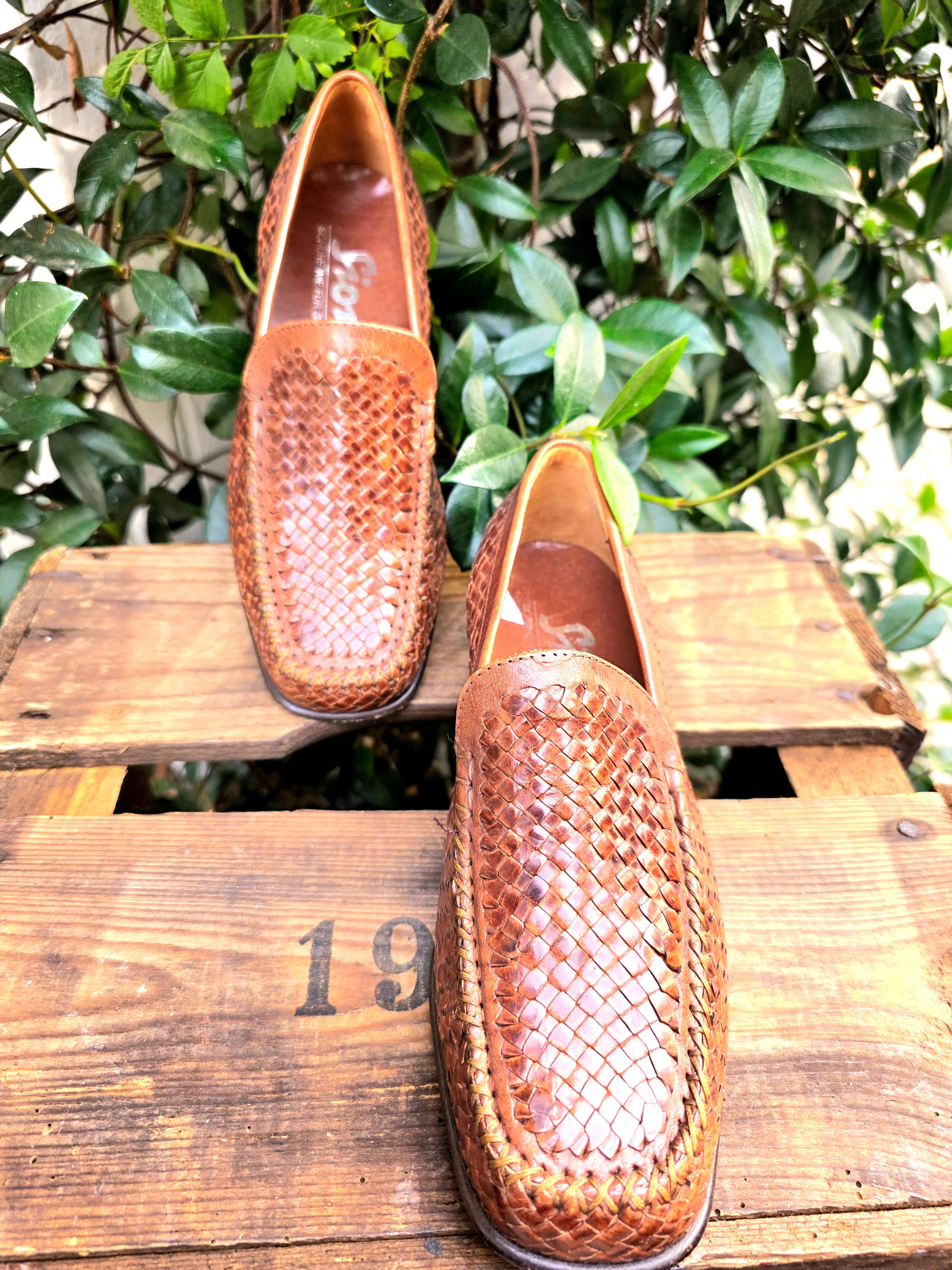 Vintage 90's Sioux Moccasin Shoes