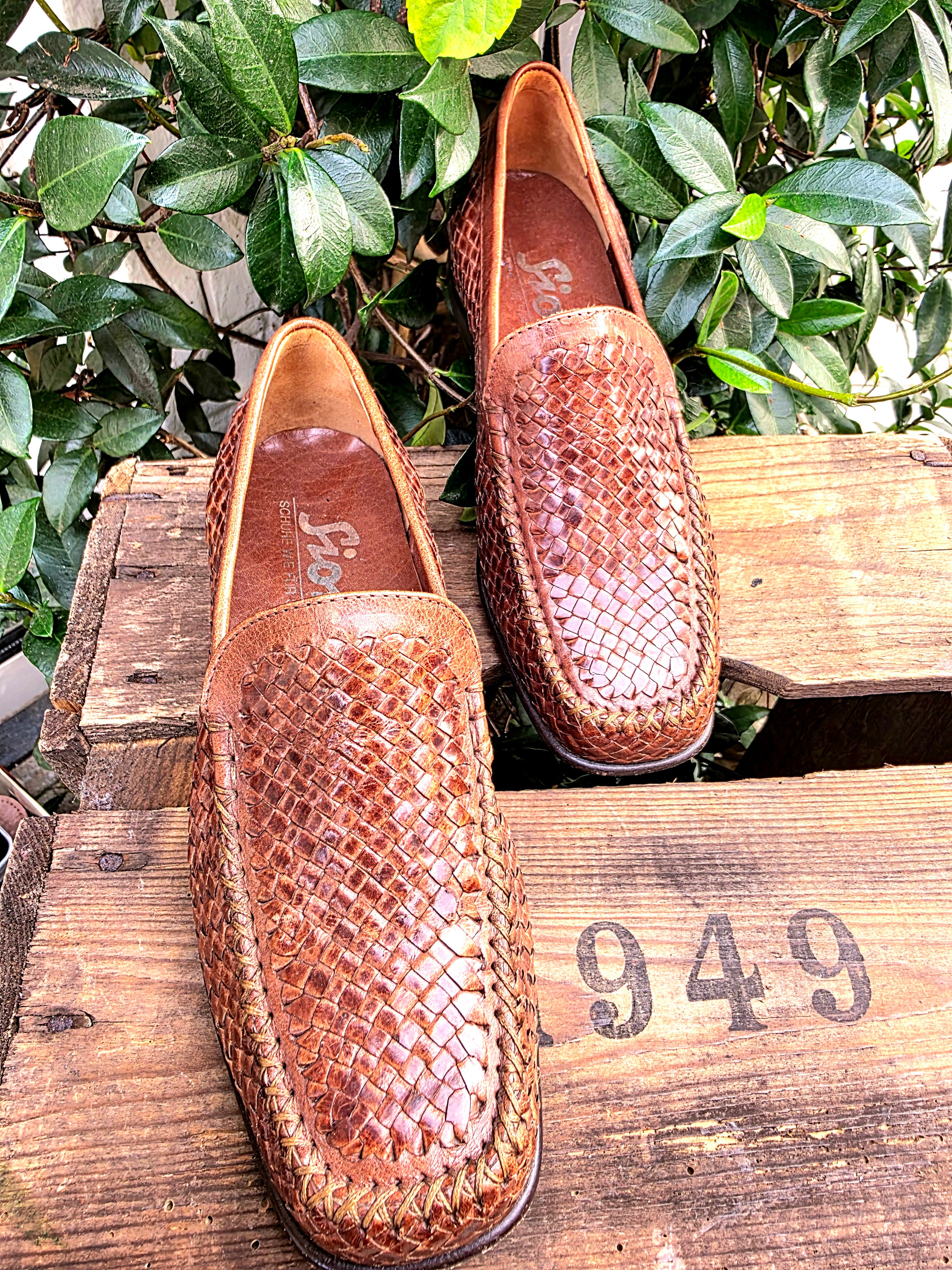 Vintage 90's Sioux Moccasin Shoes