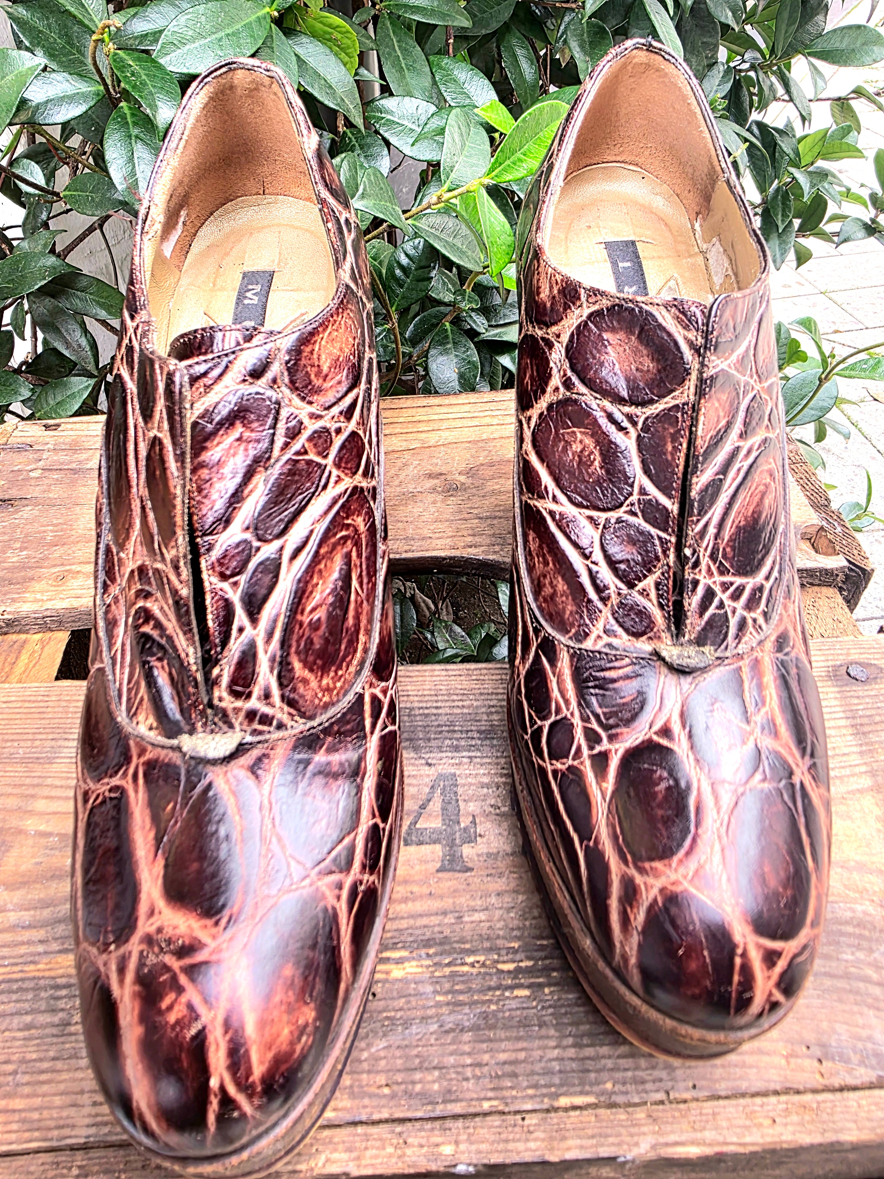 YV6983 : Vintage 90s Muxart Leather Wedge Shoes