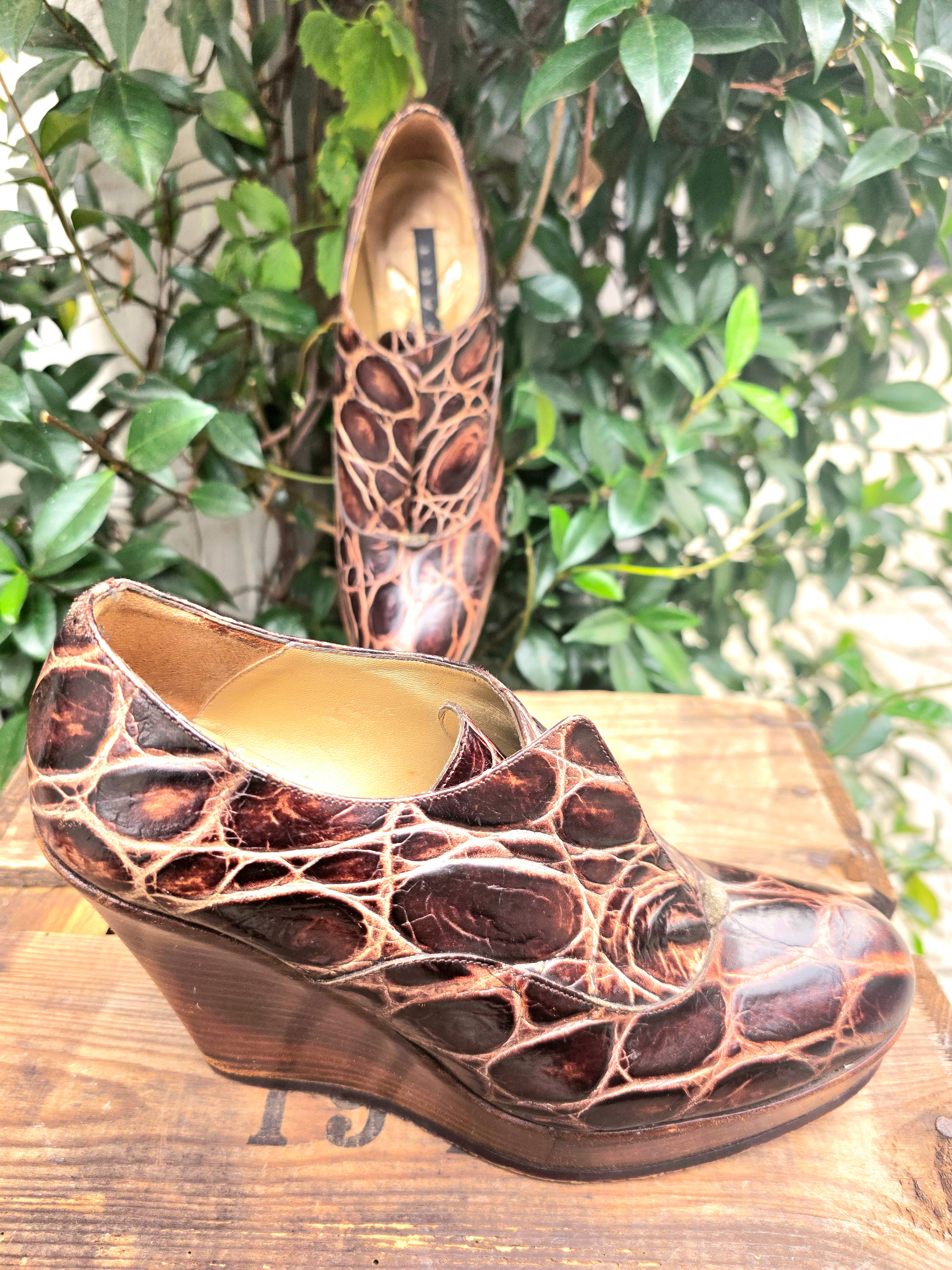 YV6983 : Vintage 90s Muxart Leather Wedge Shoes