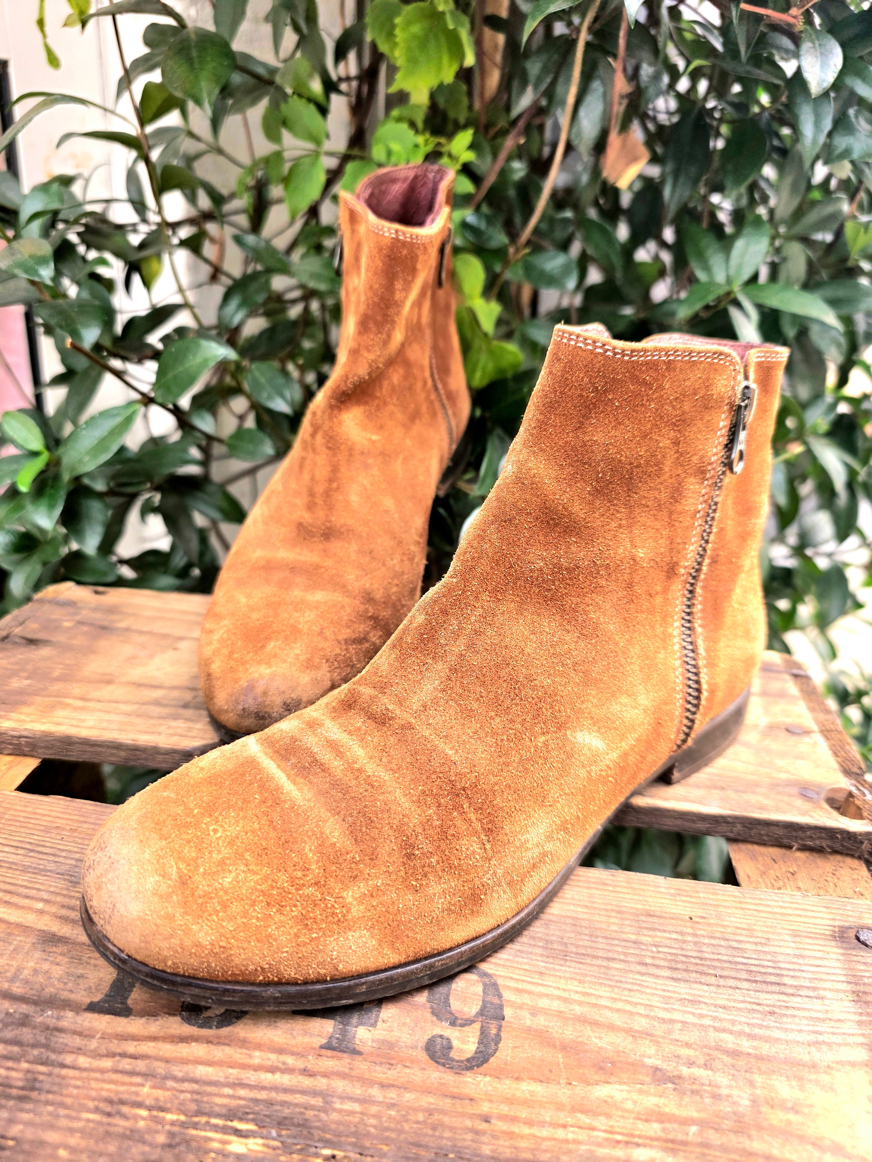 YV6958: Vintage 80s / 90s Mc-Mc Suede Ankle Boots