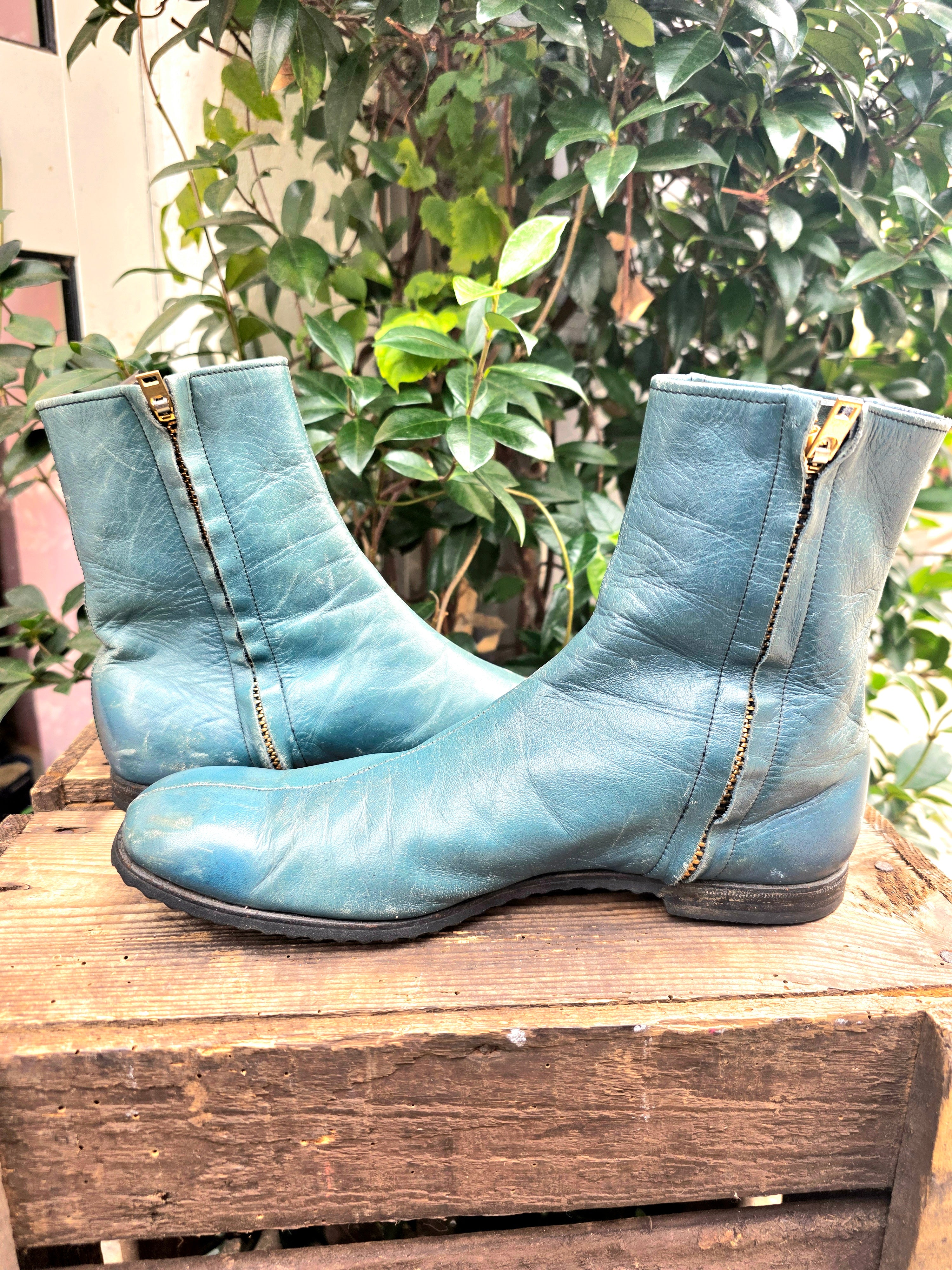 YV6984: Vintage 80s Leather Shoes