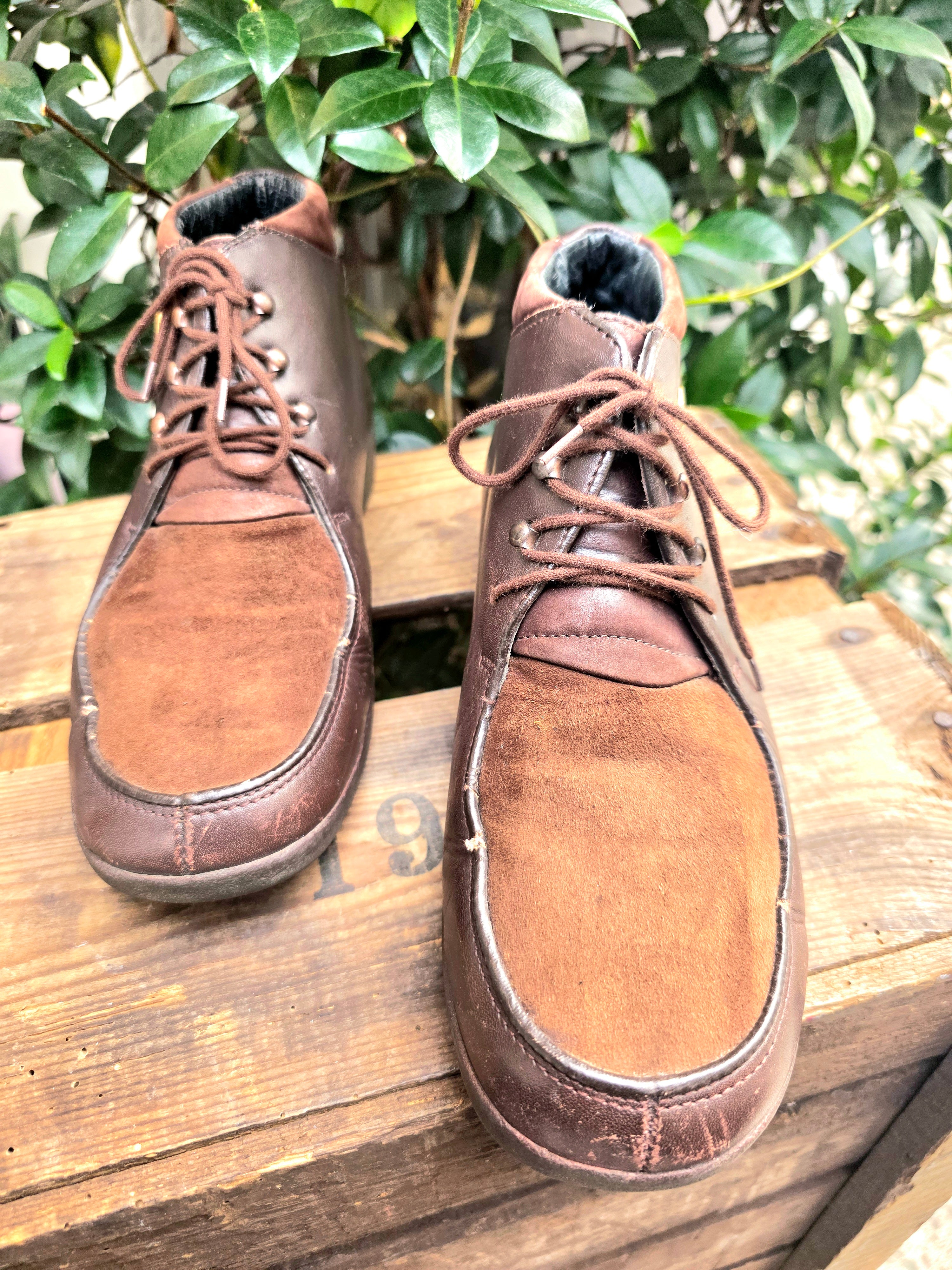 YV6953: Vintage 80s Xsensible Ankle Boots