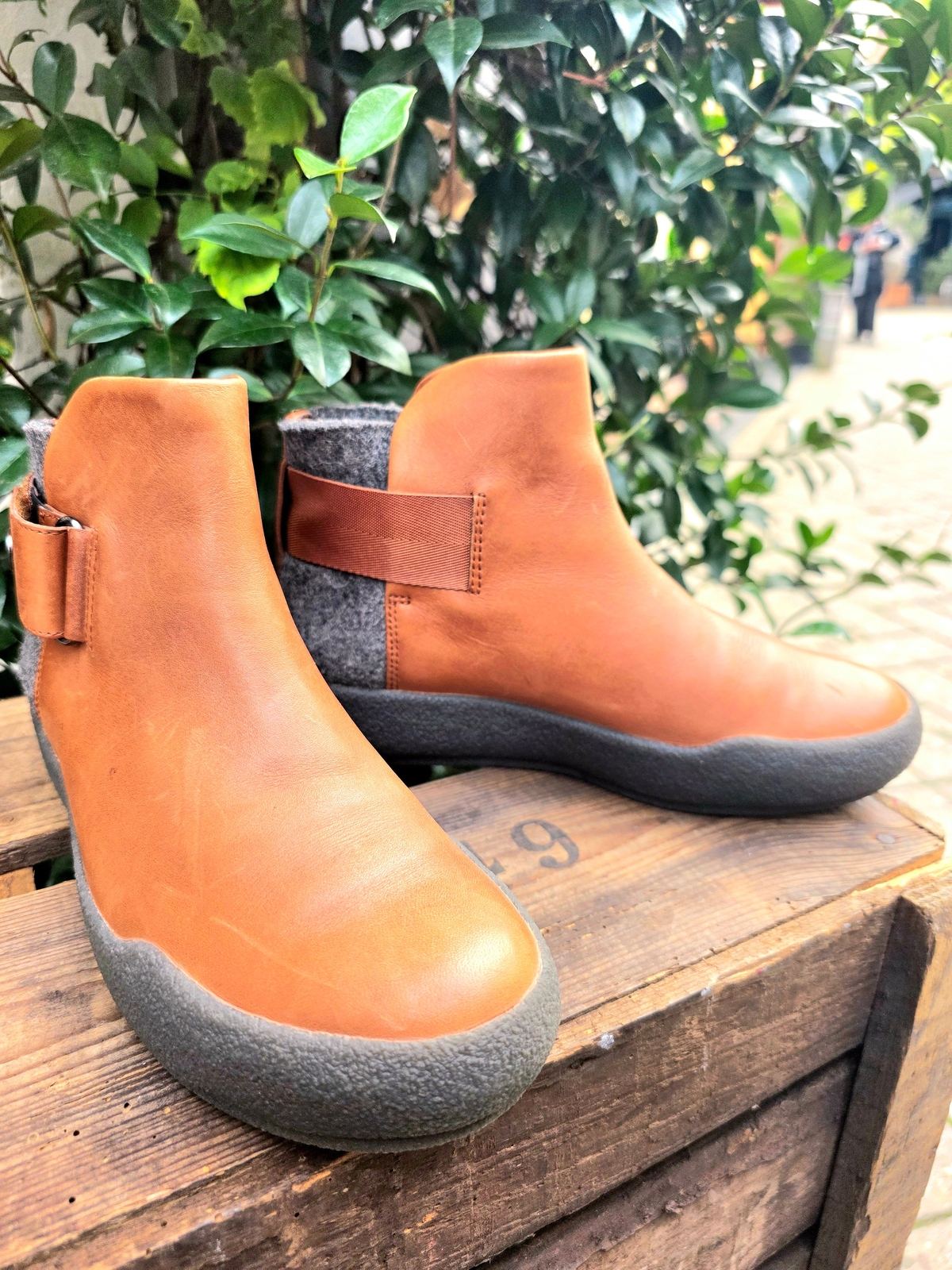 YV6955: Clarkson Shillin Ali Tan Combi Ankle Boots