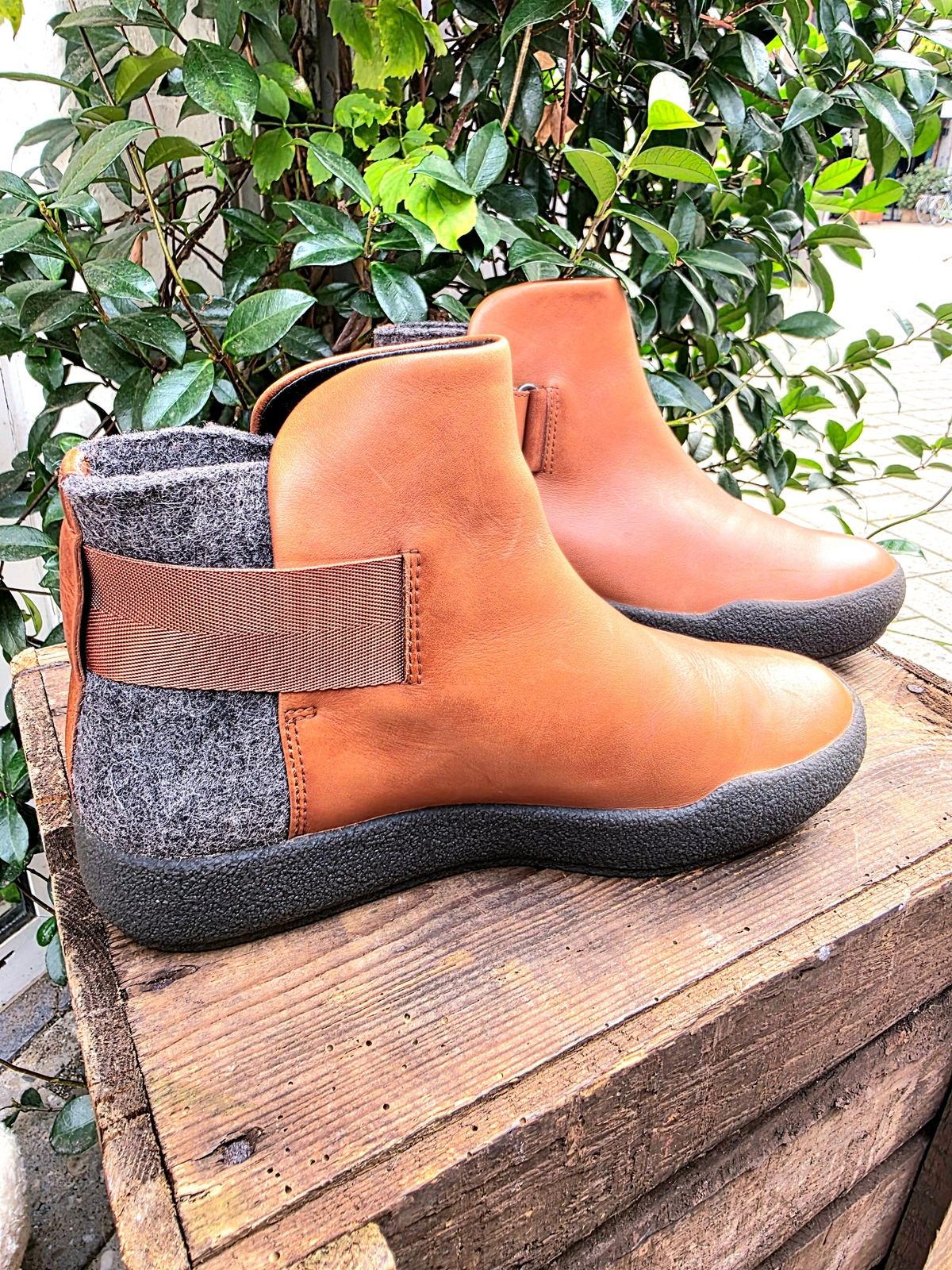 YV6955: Clarkson Shillin Ali Tan Combi Ankle Boots