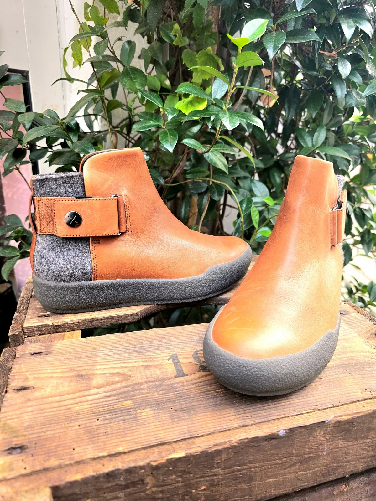 YV6955: Clarkson Shillin Ali Tan Combi Ankle Boots