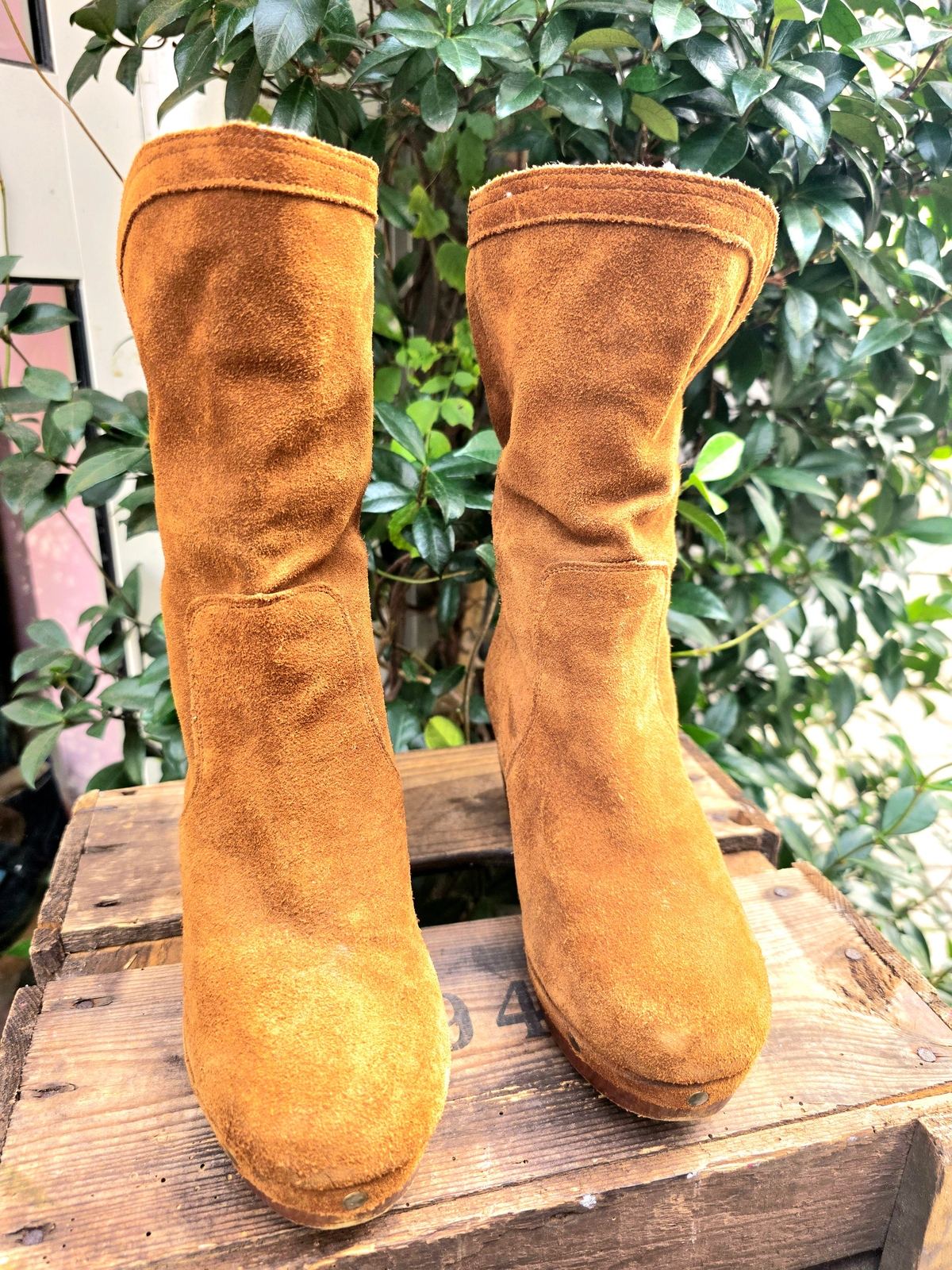 YV6951: Vintage 80s Hot Ice Ankle Boots