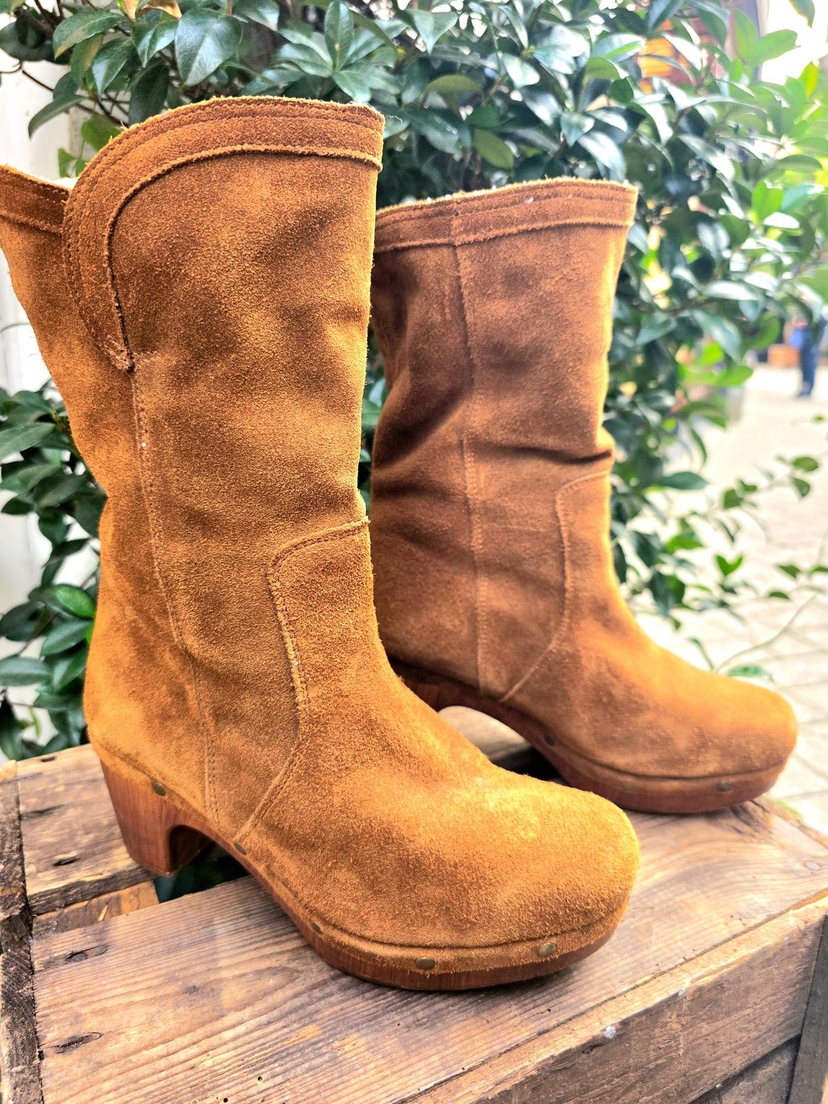 YV6951: Vintage 80s Hot Ice Ankle Boots