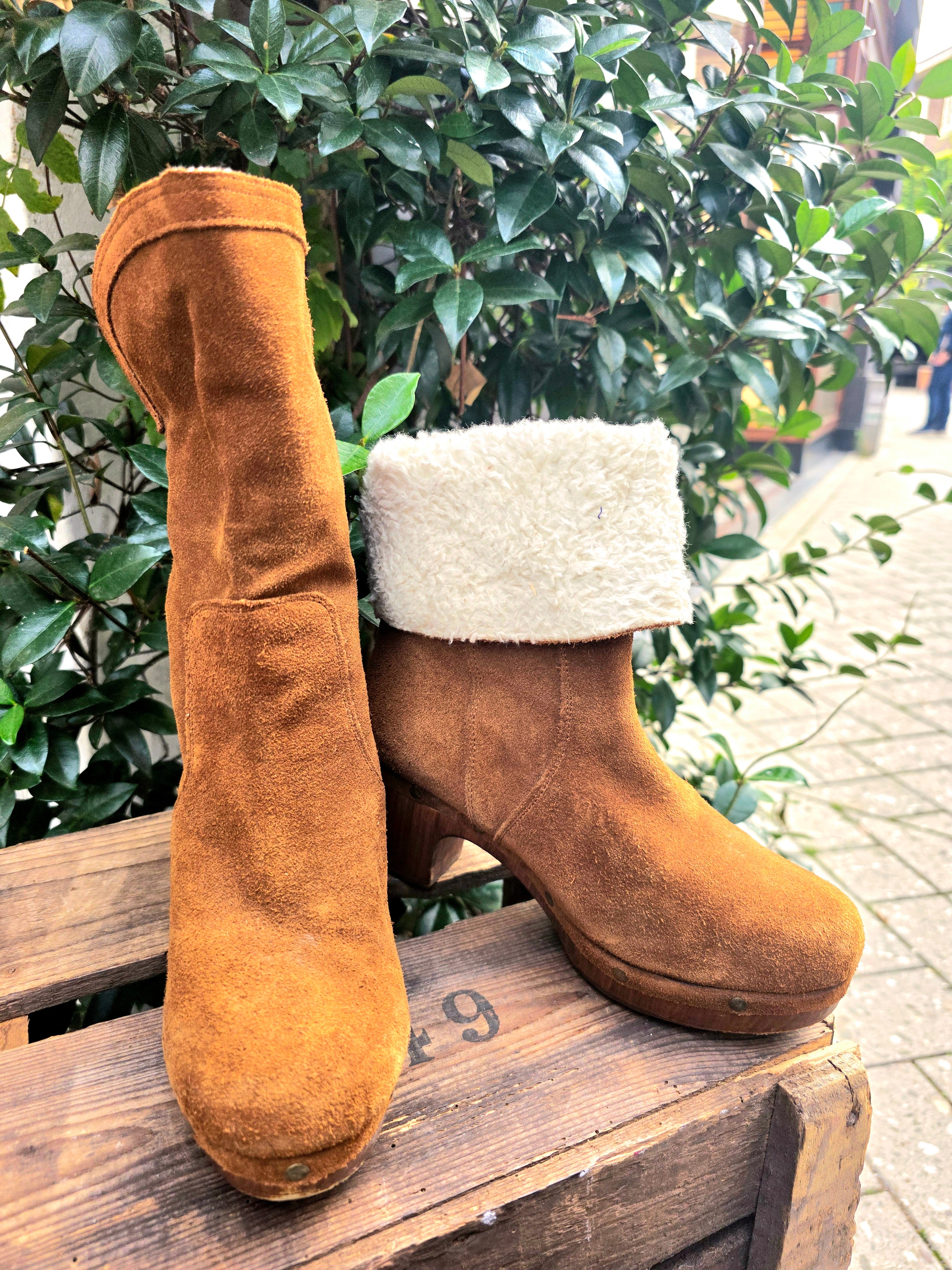 YV6951: Vintage 80s Hot Ice Ankle Boots