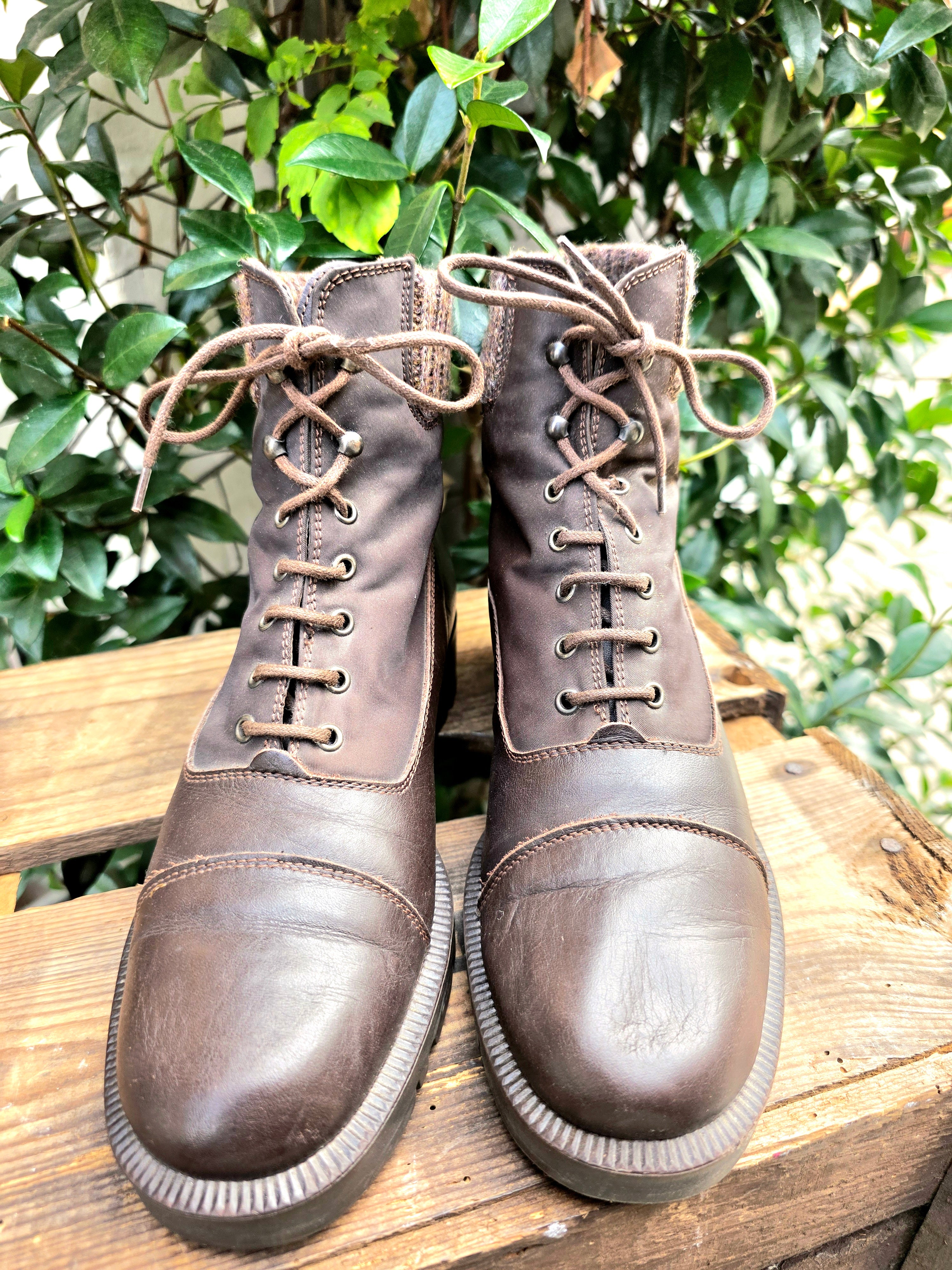 YV6953: Vintage 90s Tamaris Ankle Boots