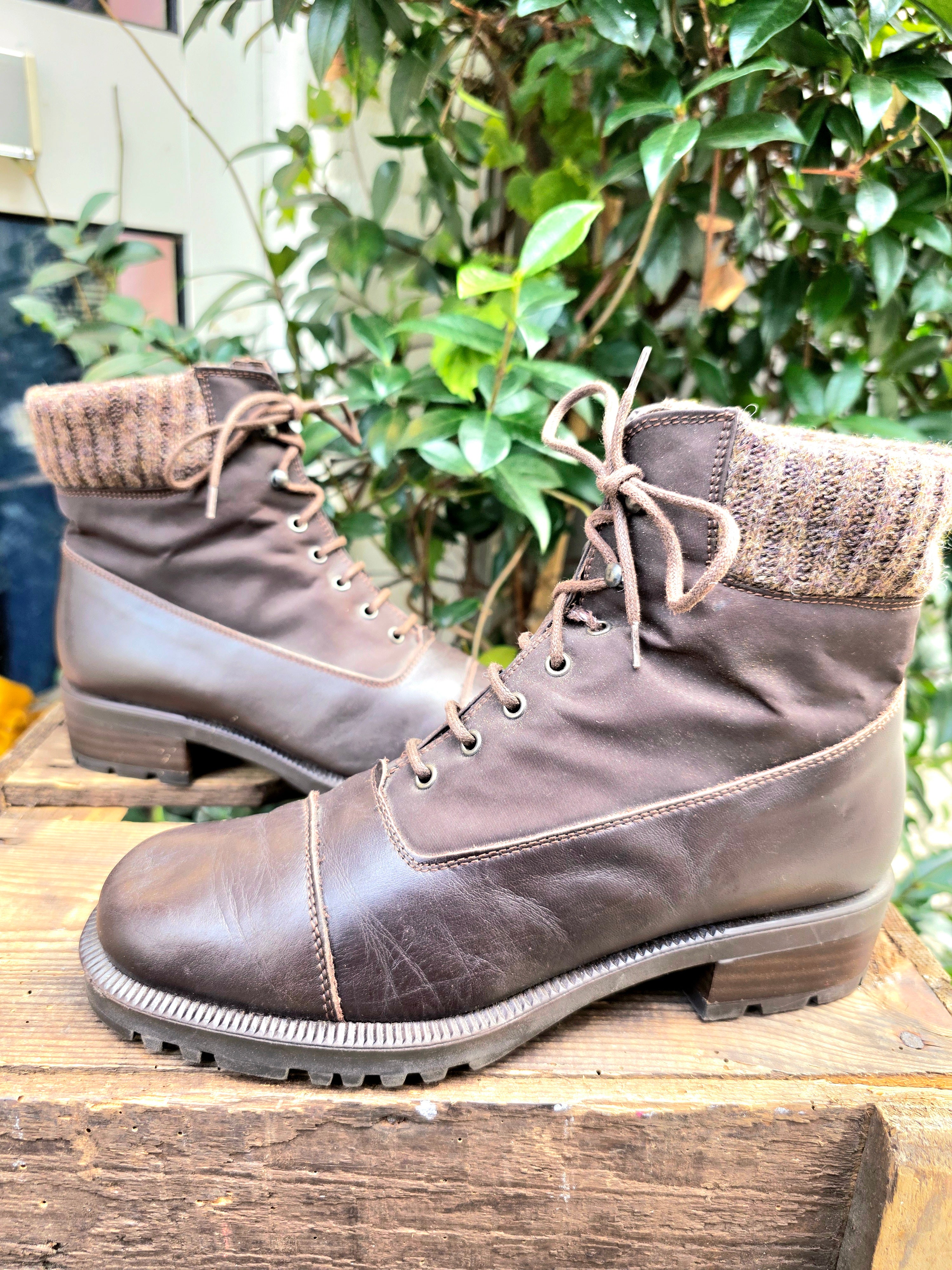 YV6953: Vintage 90s Tamaris Ankle Boots