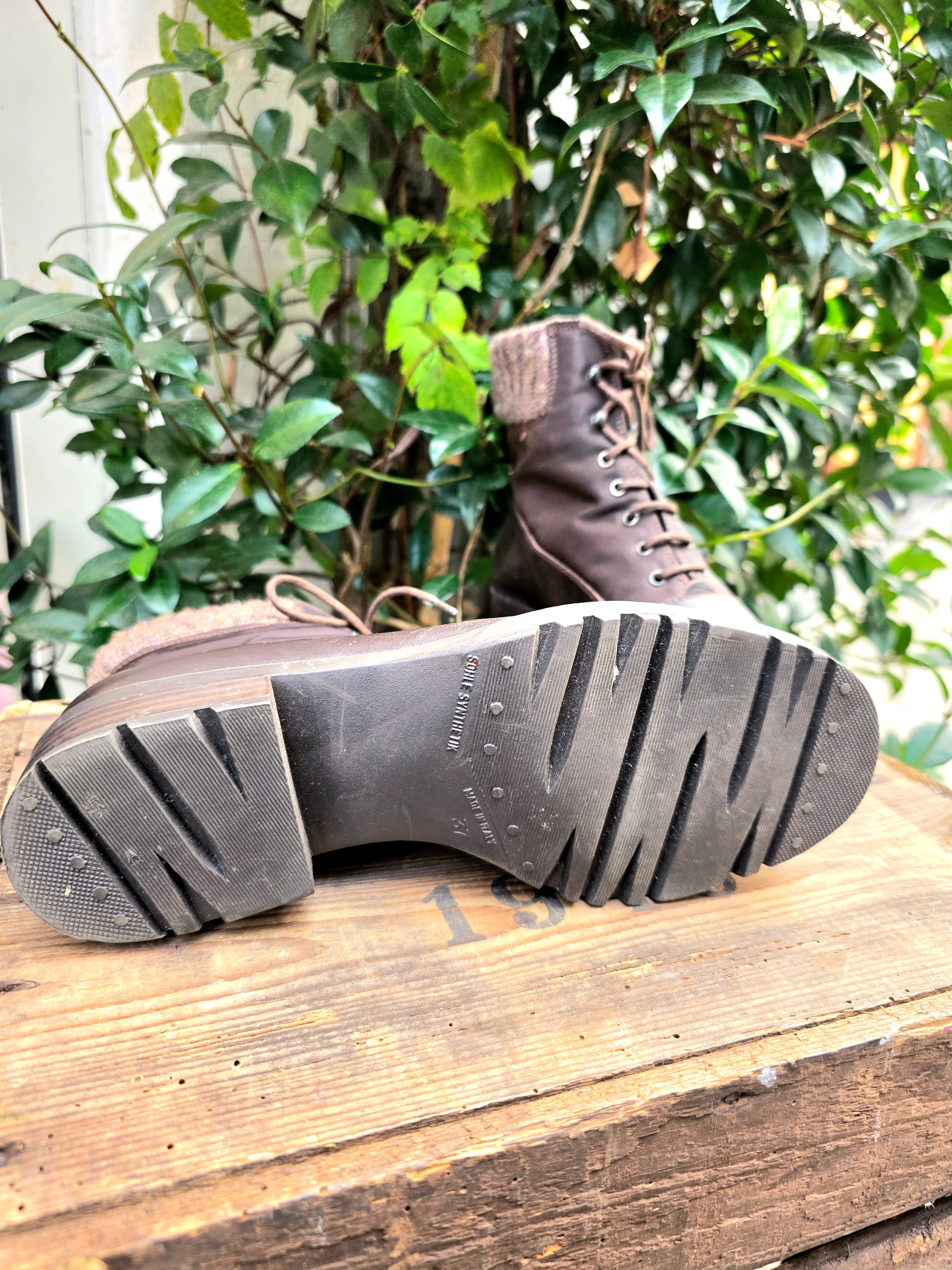 YV6953: Vintage 90s Tamaris Ankle Boots