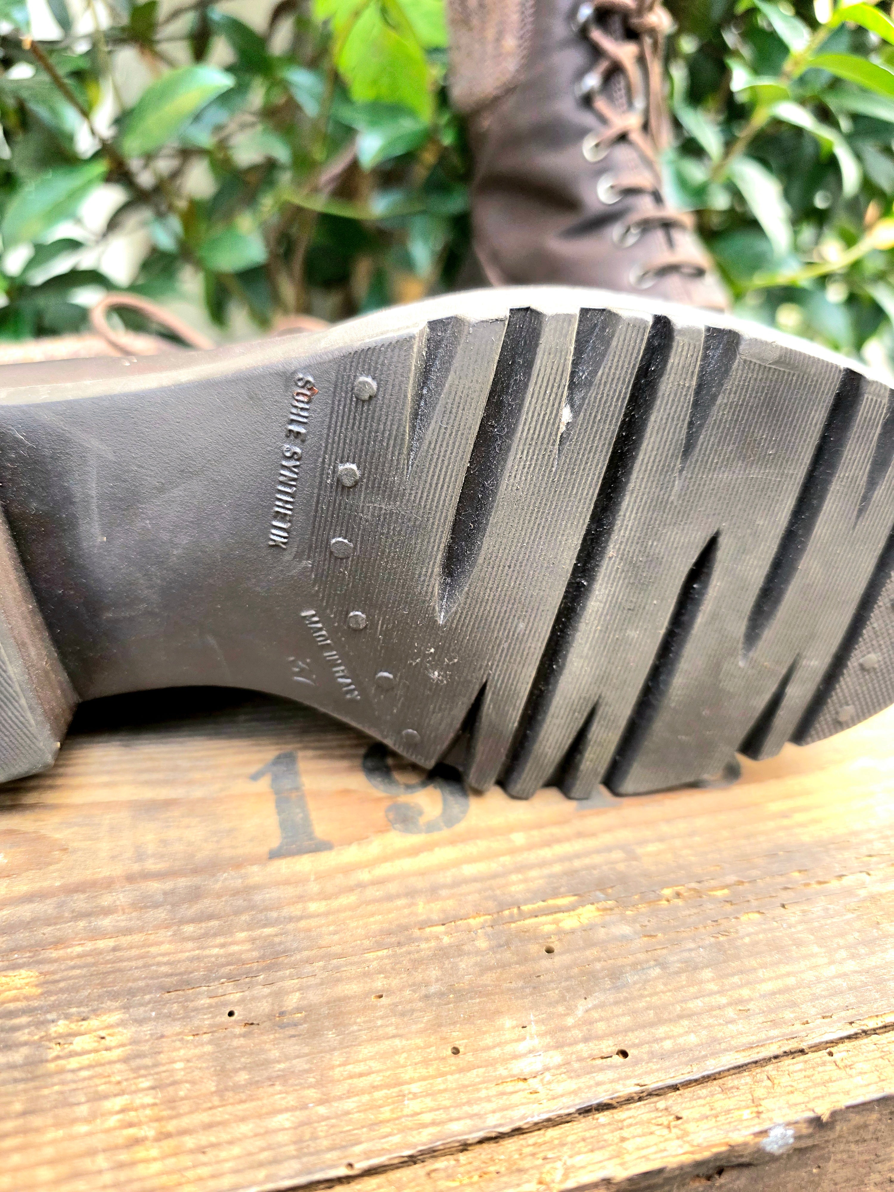 YV6953: Vintage 90s Tamaris Ankle Boots