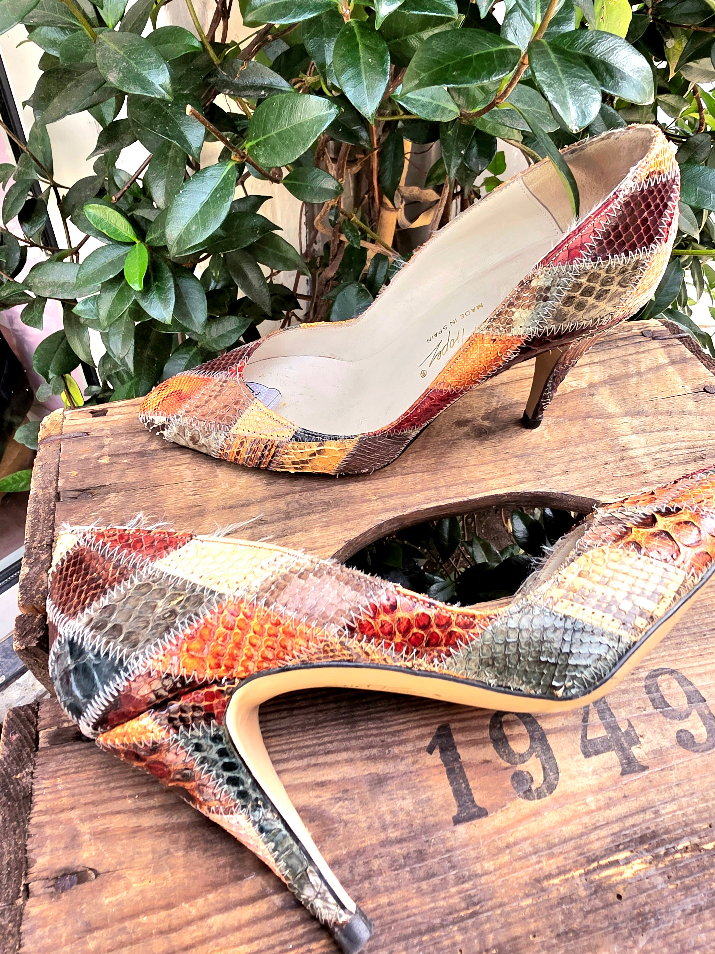YV6986 : Vintage 70s / 80s Snakeskin Saint Tropez Leather Heel Shoes