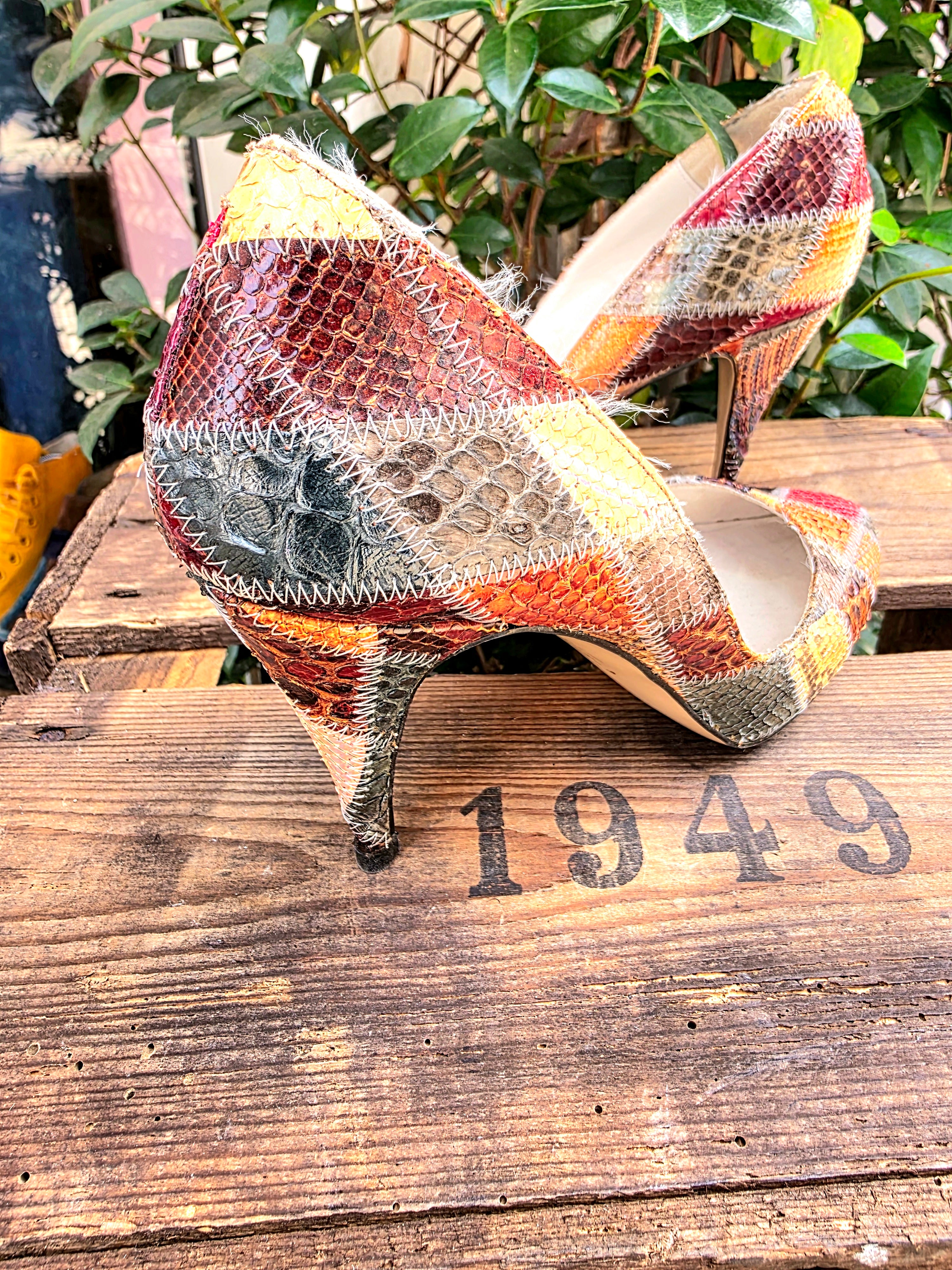 YV6986 : Vintage 70s / 80s Snakeskin Saint Tropez Leather Heel Shoes