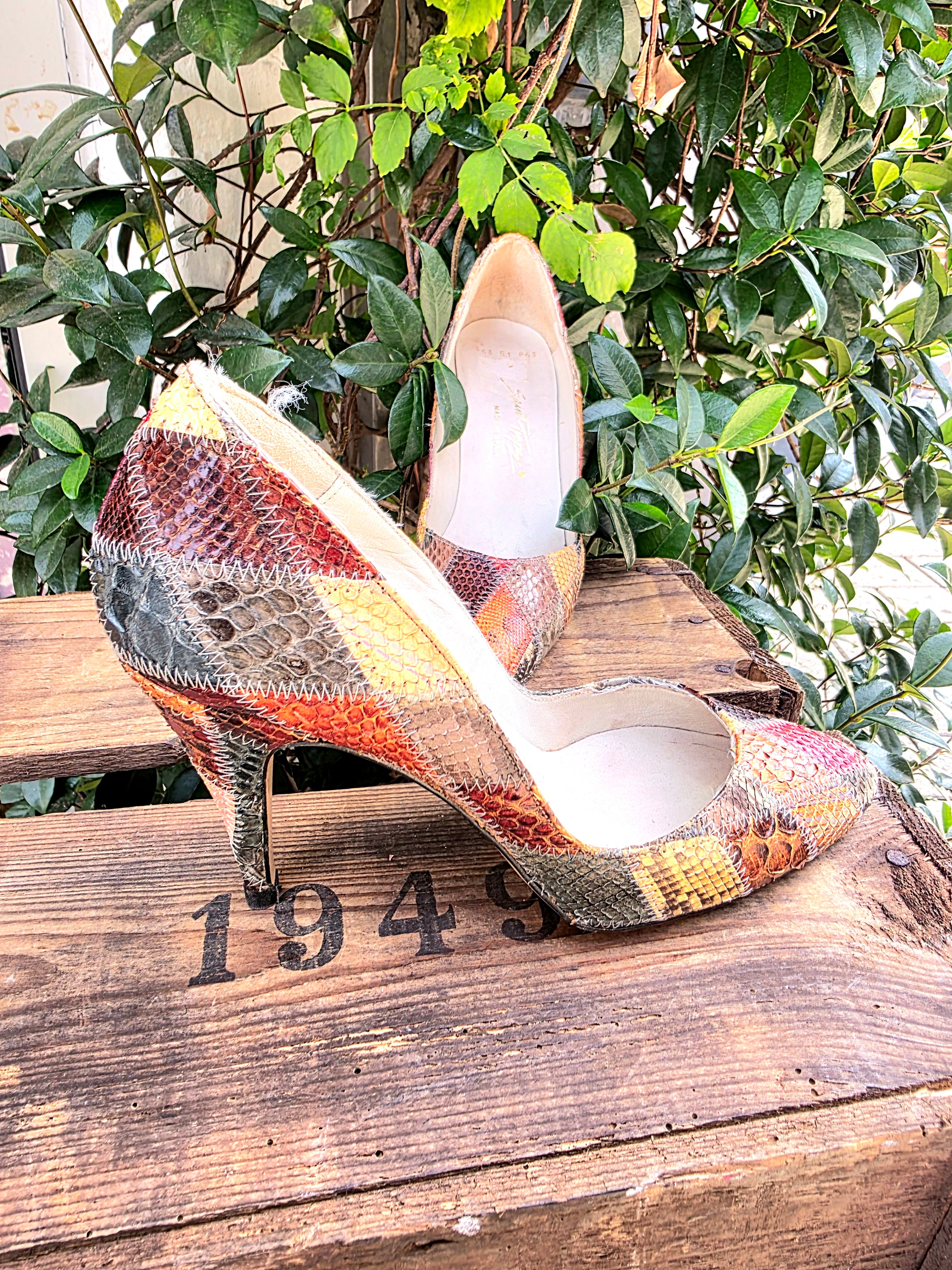 YV6986 : Vintage 70s / 80s Snakeskin Saint Tropez Leather Heel Shoes