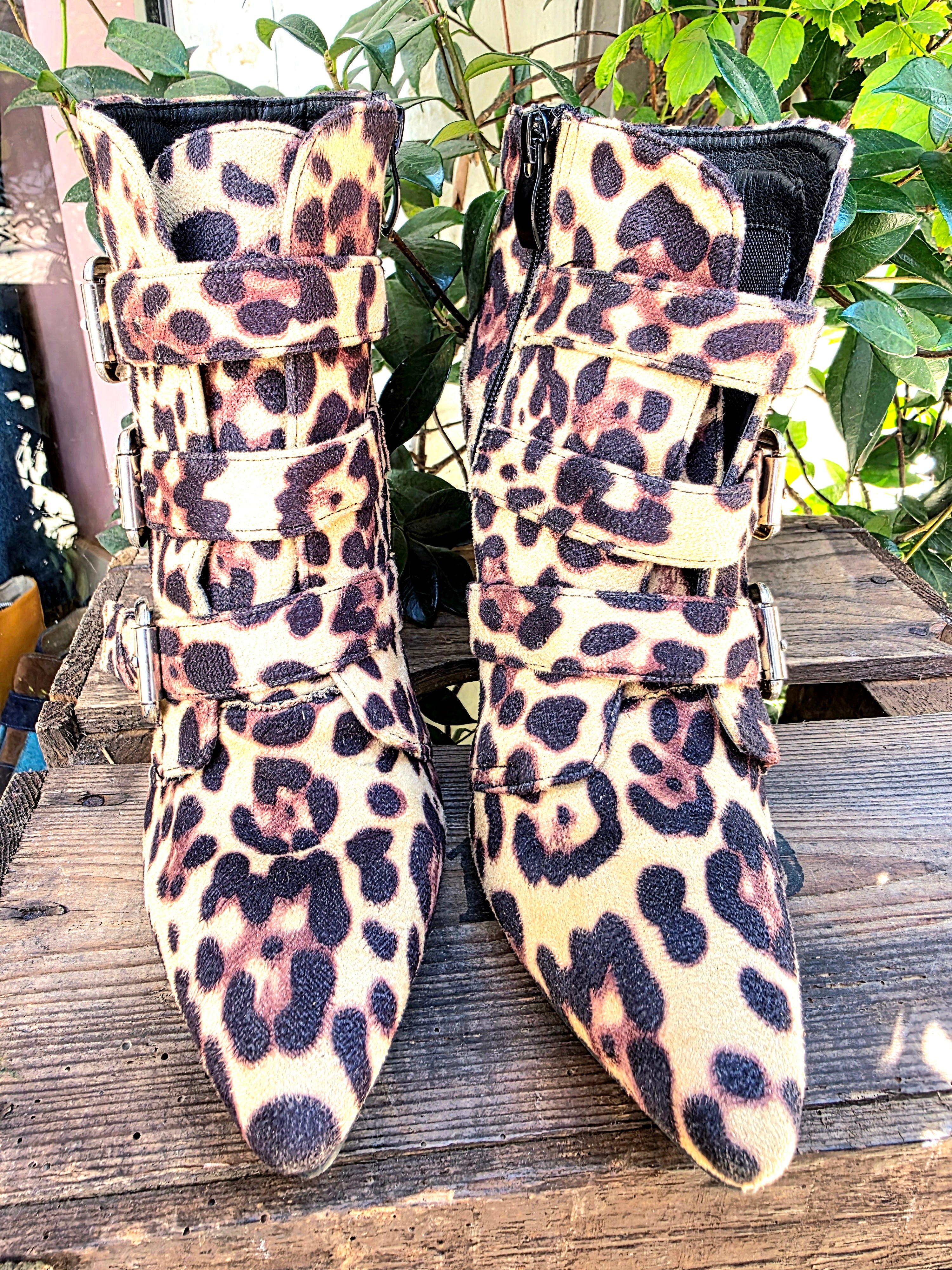 YV6971: Retro Leopard Print Pointed Toe High Heel Cowboy Boots