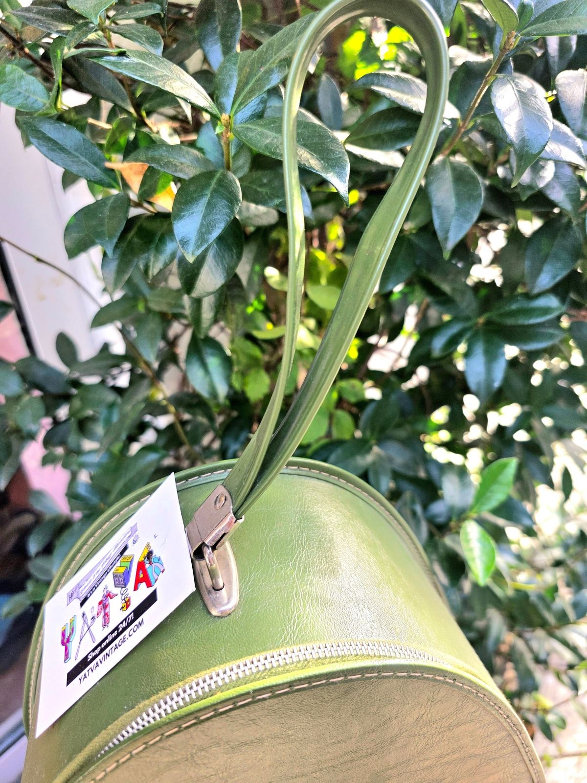 VTG 60’s Avocado Tear Drop Luggage Train Case With Wristlet