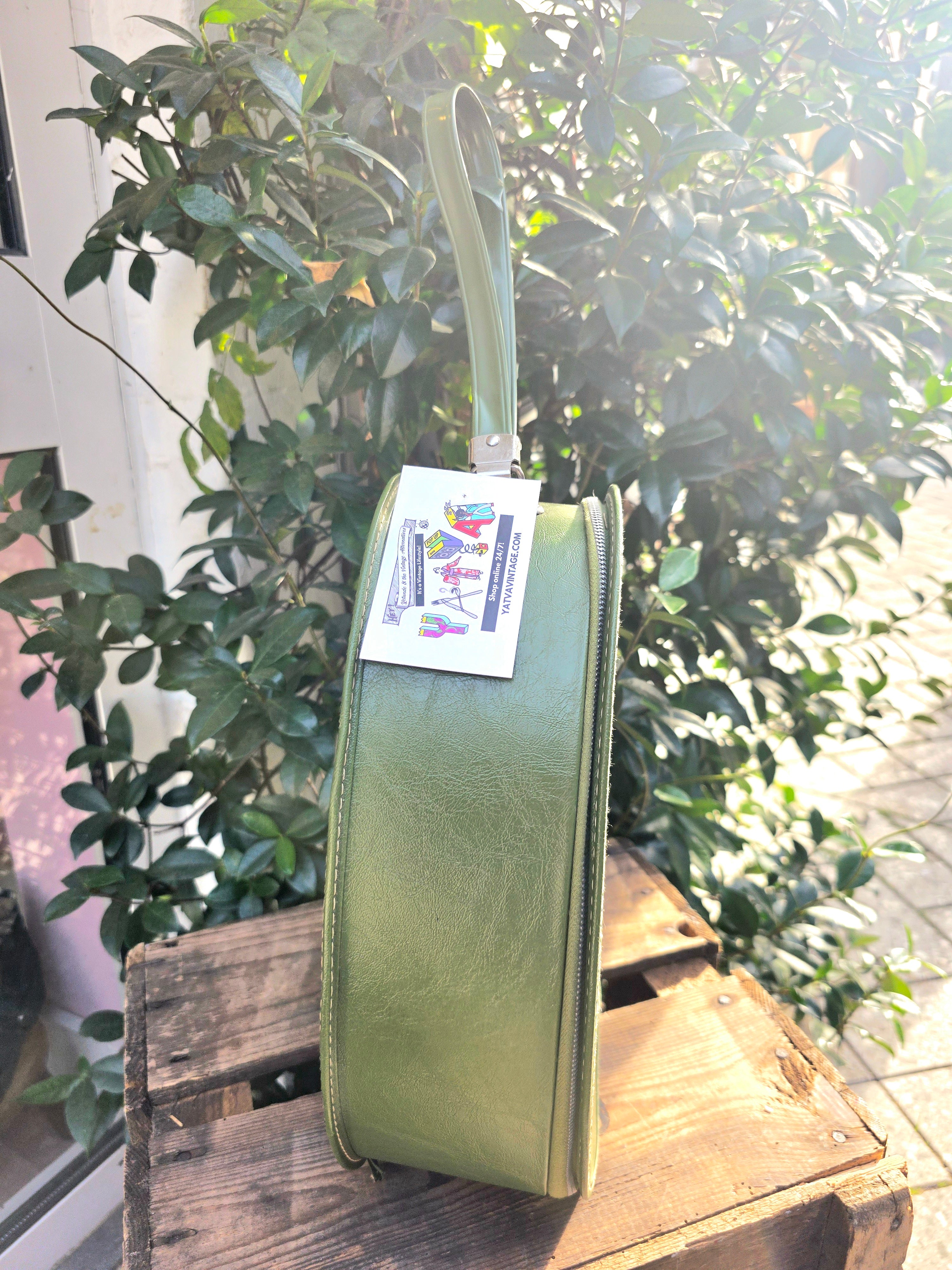 VTG 60’s Avocado Tear Drop Luggage Train Case With Wristlet