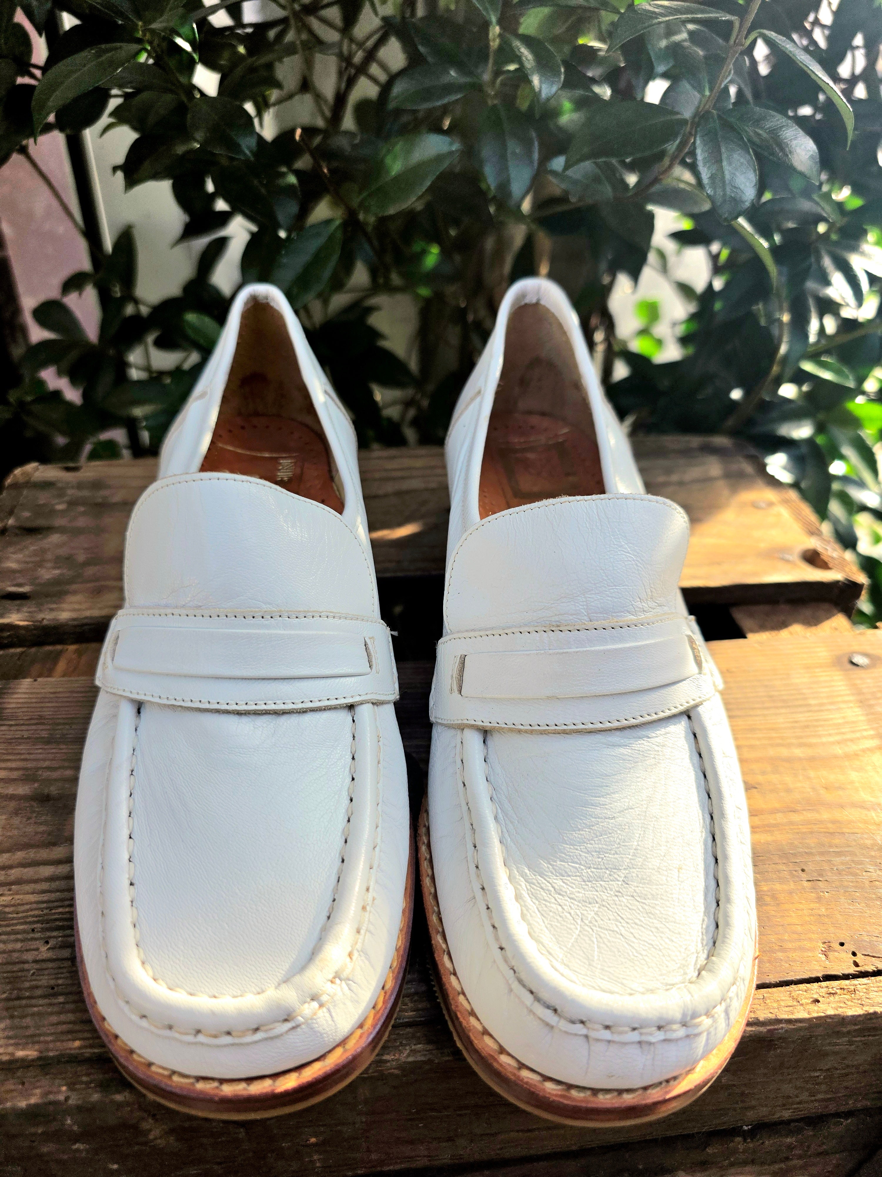 Deadstock Brand New 80's Avang Mocassin Shoes