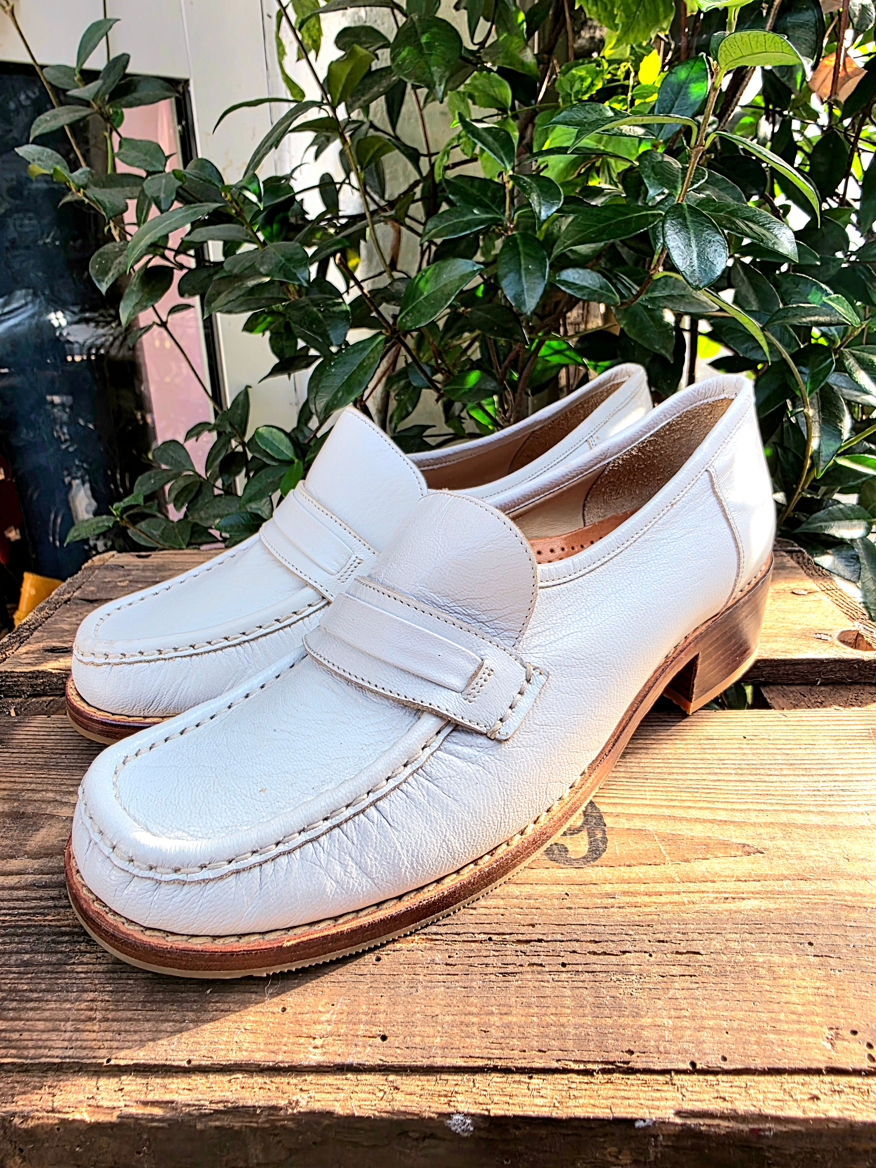 Deadstock Brand New 80's Avang Mocassin Shoes